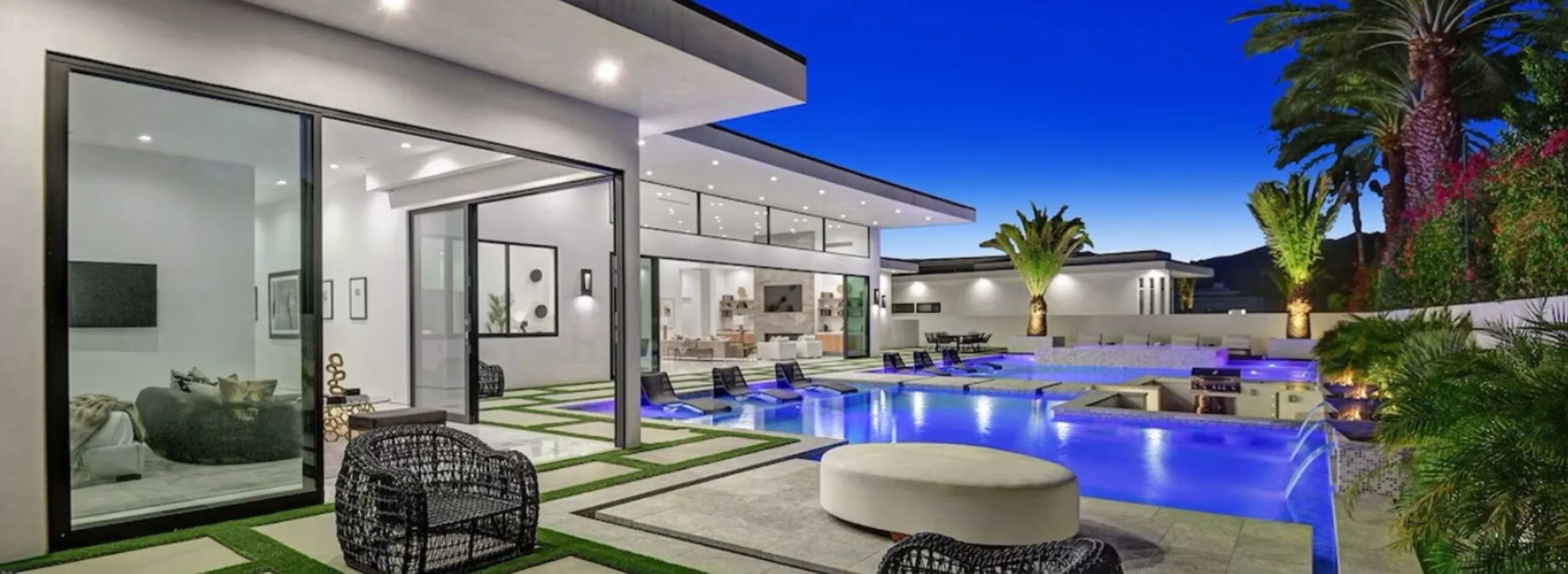 Brand-New Modern Chic Estate with Private Pool, Spa and Panoramic Mountain Views — photograph 4