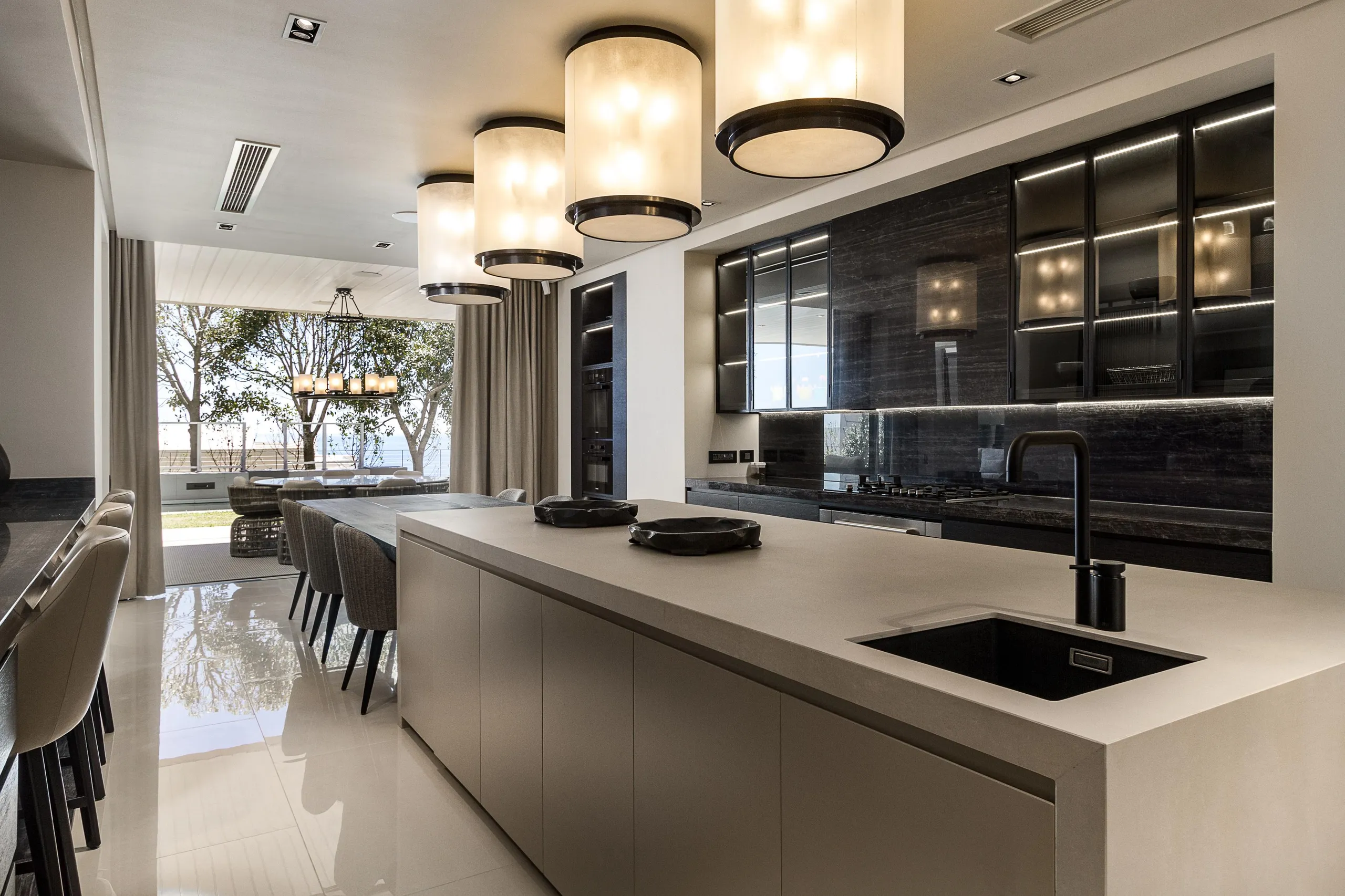 Luxurious Bantry Bay Villa with Private Pool and Atlantic View — photograph 11