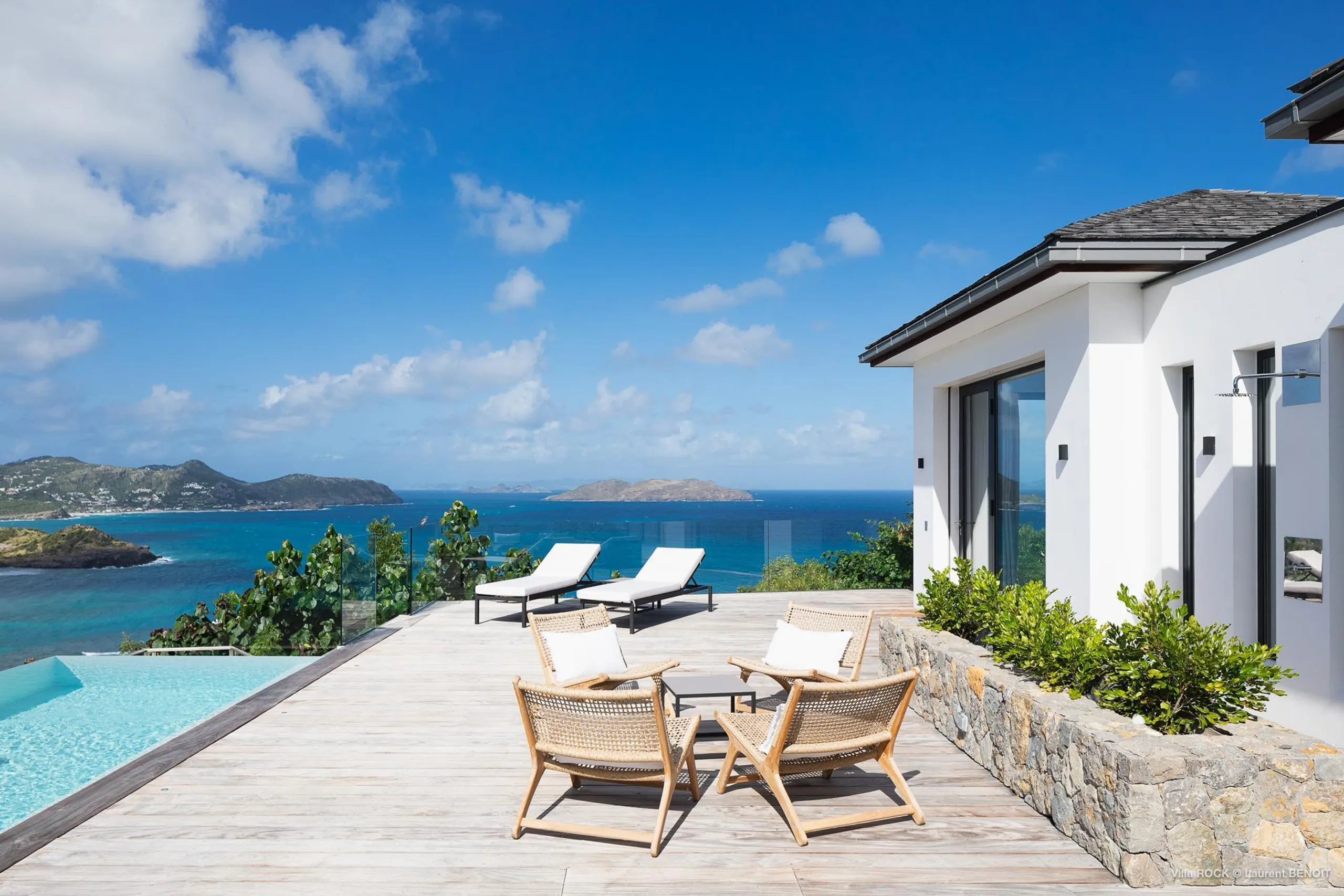 Majestic Camaruche Villa with Infinity Pool and Ocean Views — photograph 5
