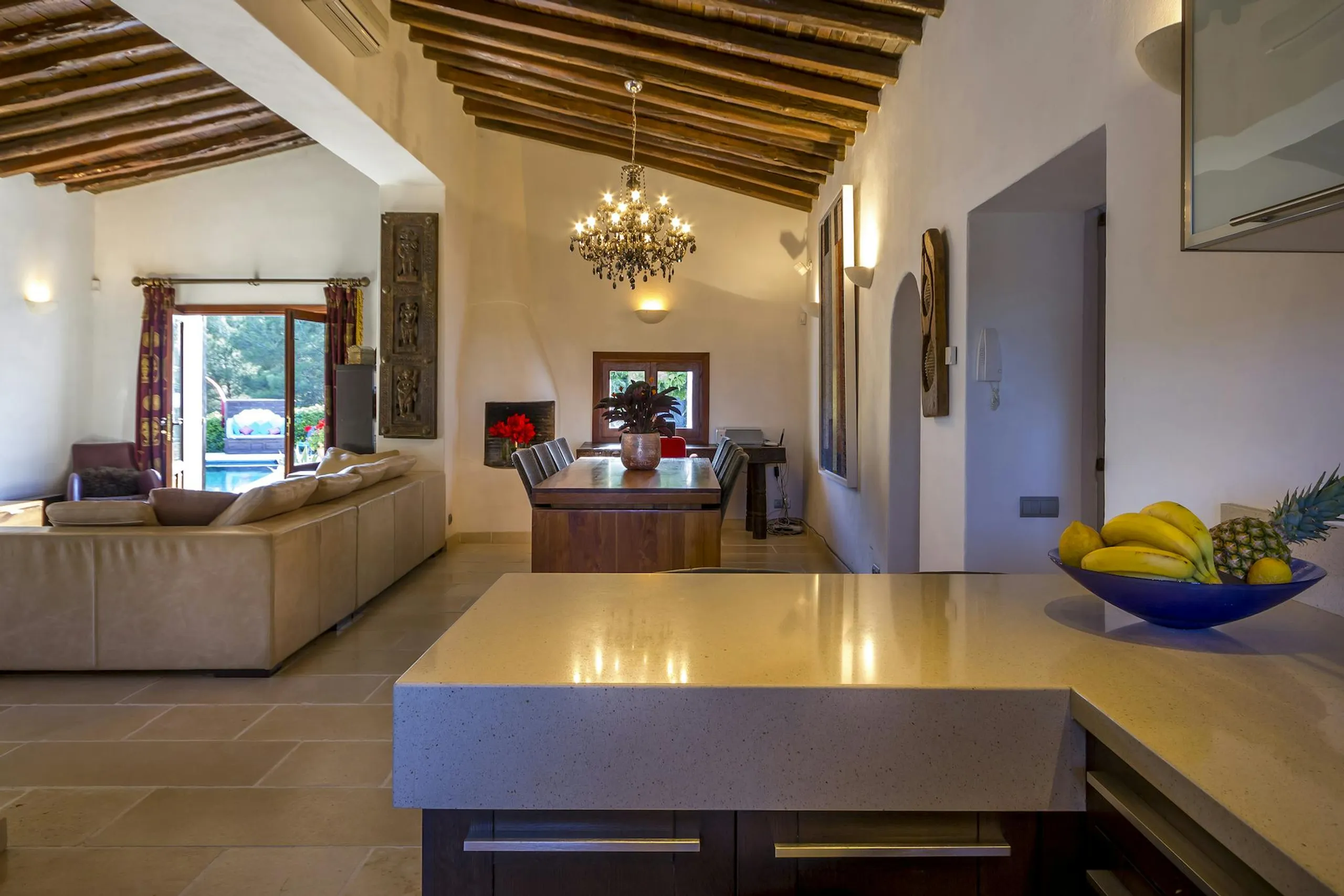 Breathtaking Ibiza Estate with Private Pool and Gazebo — photograph 9