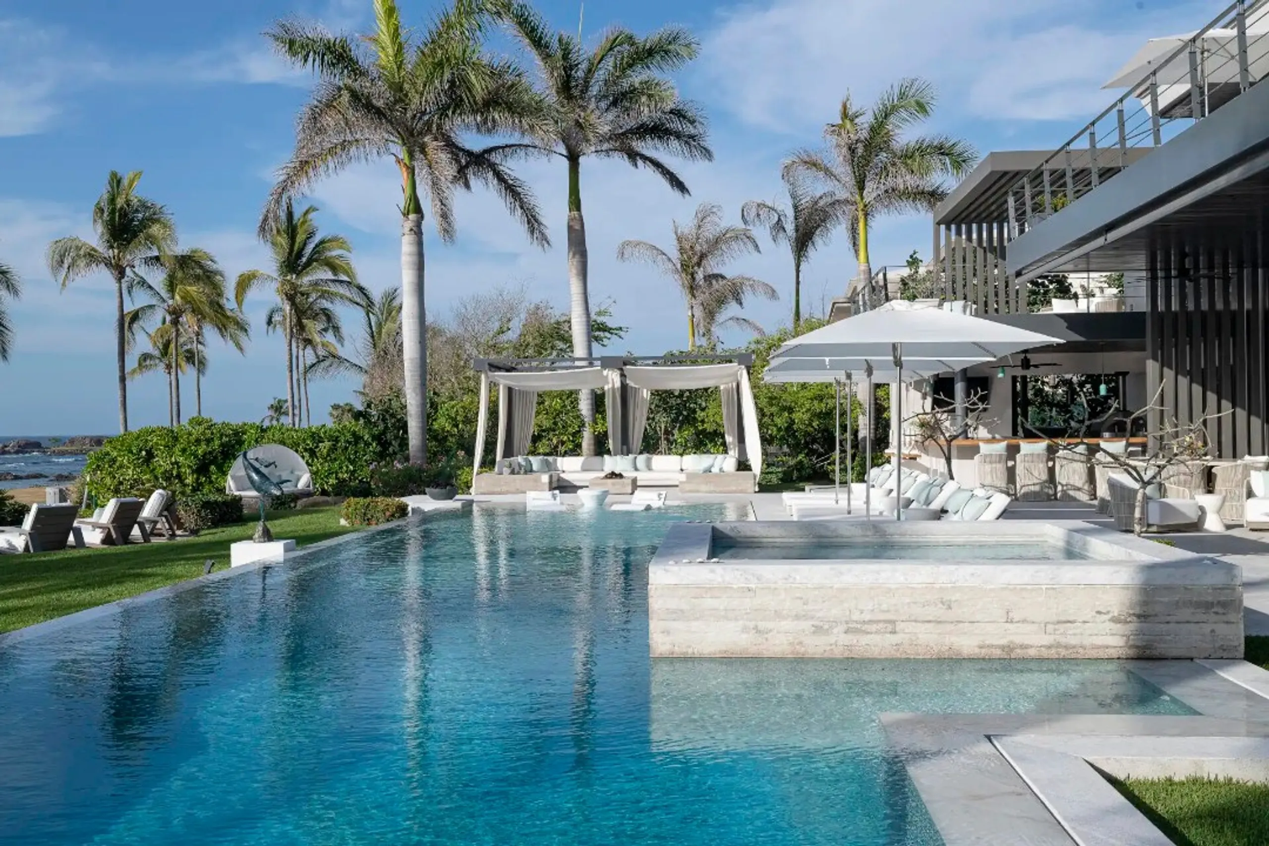 Alluring Punta Mita Villa with Infinity Pool, Ocean & Golf Views — photograph 7