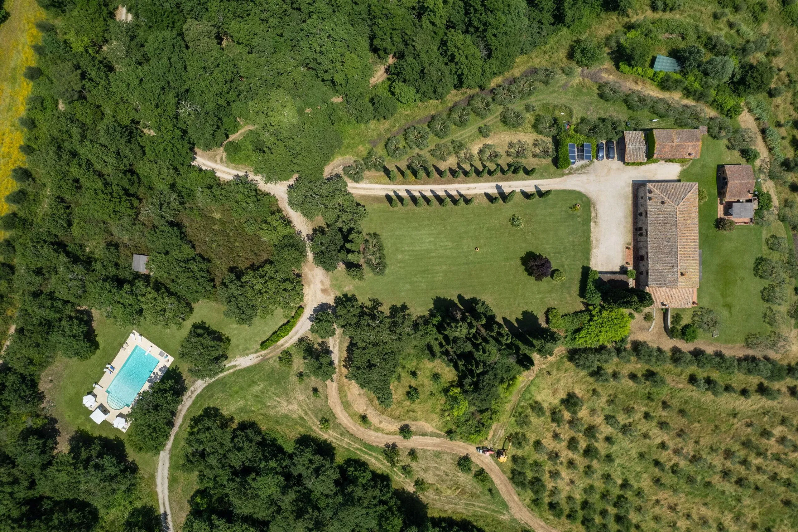 Superb Tuscan Estate with private Pool and Vineyard Views — photograph 5