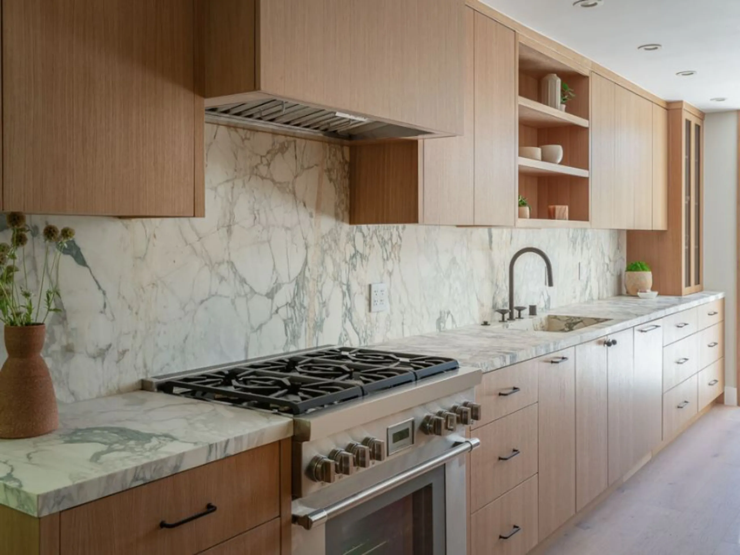 3BR Designer Villa with Modern Comfort, Natural Finishes & Prime Location — photograph 12