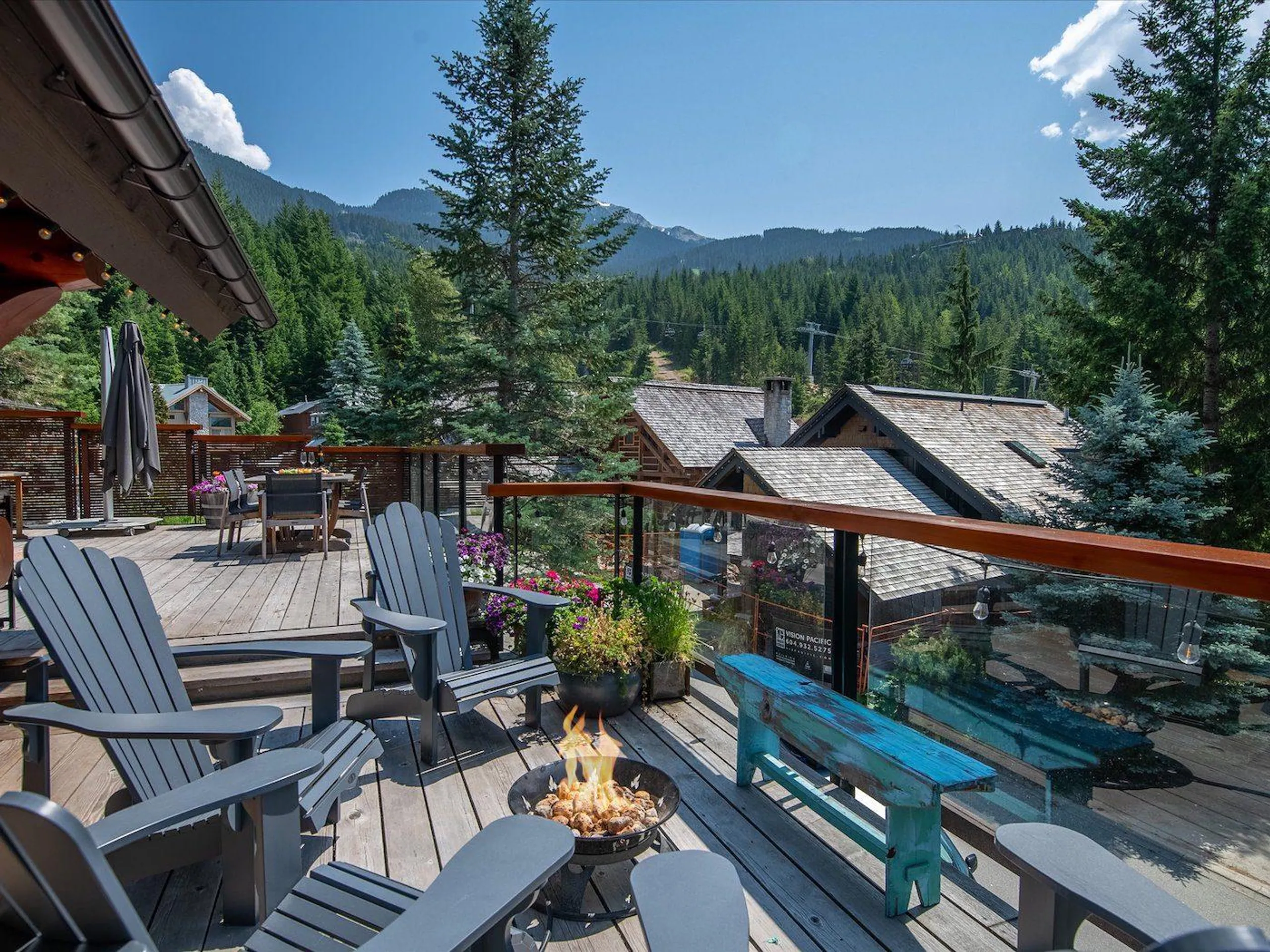 Majestic Retreat with Lavish Pool and Mountain Vistas VILLAWAY® — photograph 3