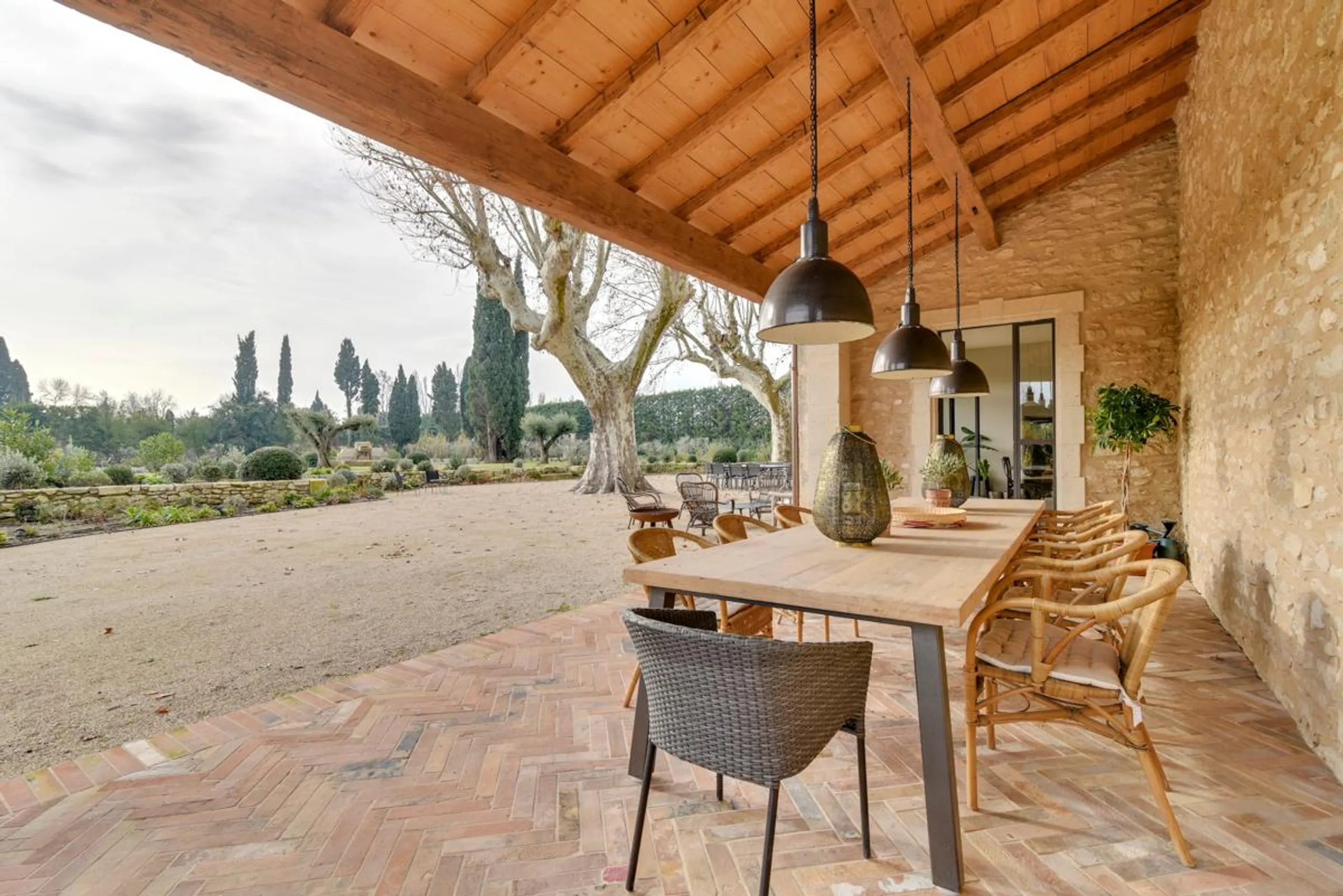 Serene Seven Bedroom Villa with Private Pool and Garden Views — photograph 4