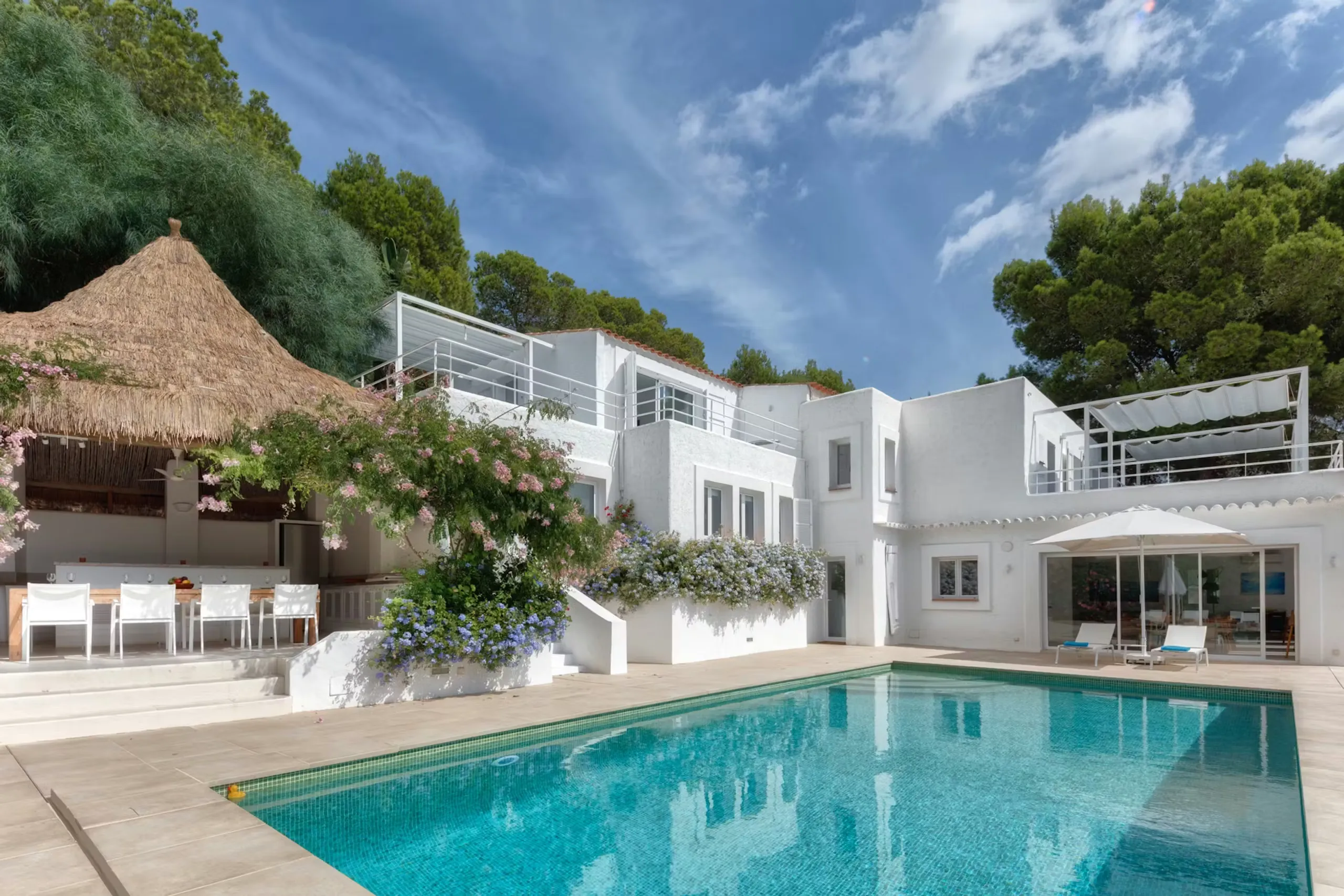 Exquisite Sea-View Villa with Luxurious Terraces and Swimming Pool — photograph 2