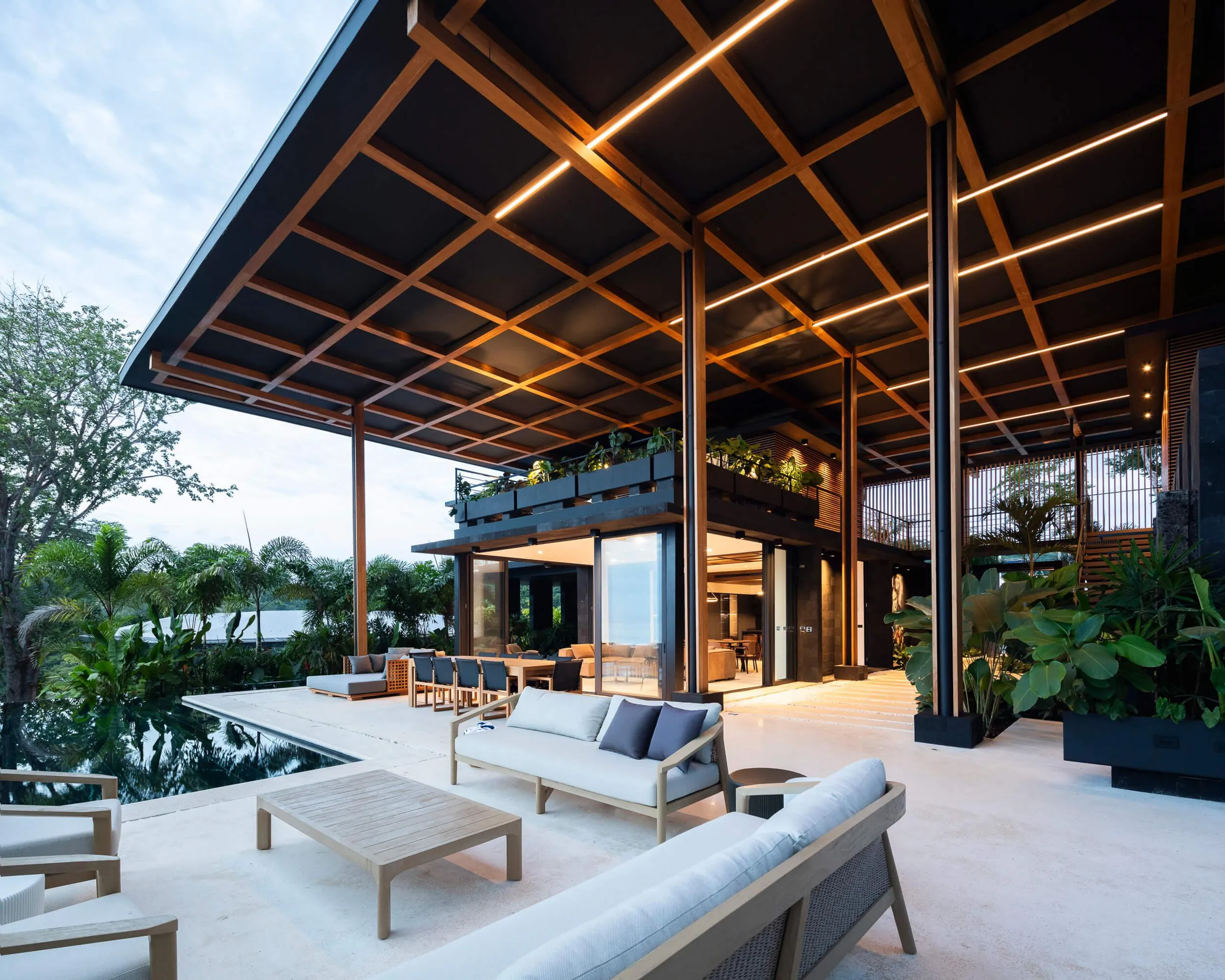Chic 5-Bedroom Villa with Ocean Views and Infinity Pool, Santa Teresa