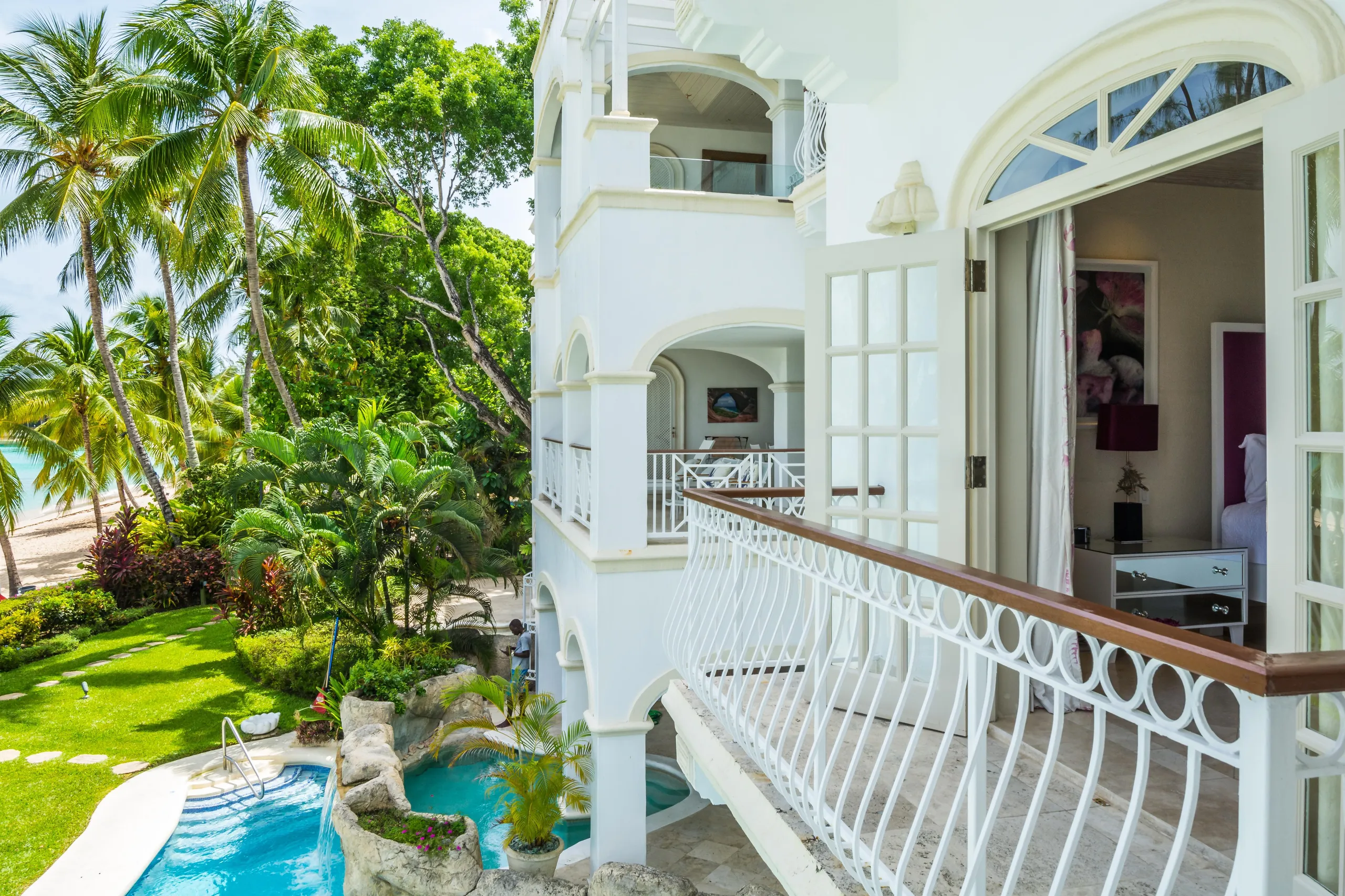 Barbados Beachfront Spectacular Villa — photograph 4