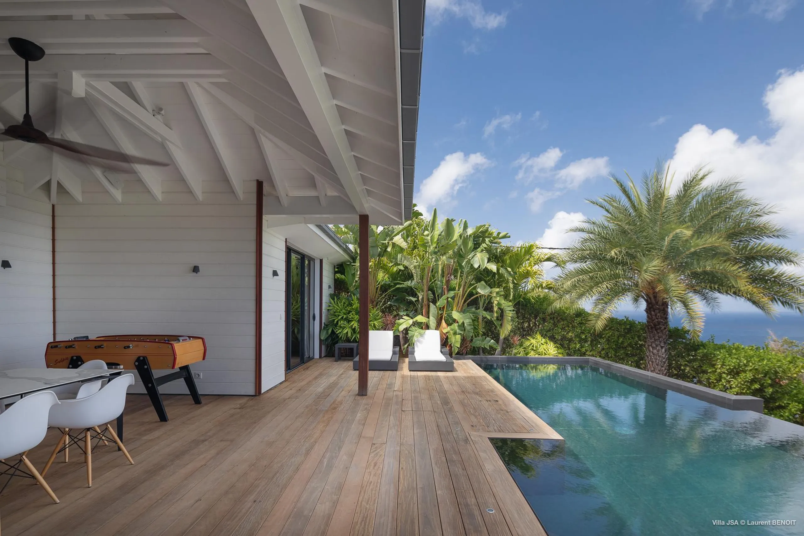 Hillside Tropical Villa with Private Pool and Breathtaking Views — photograph 3