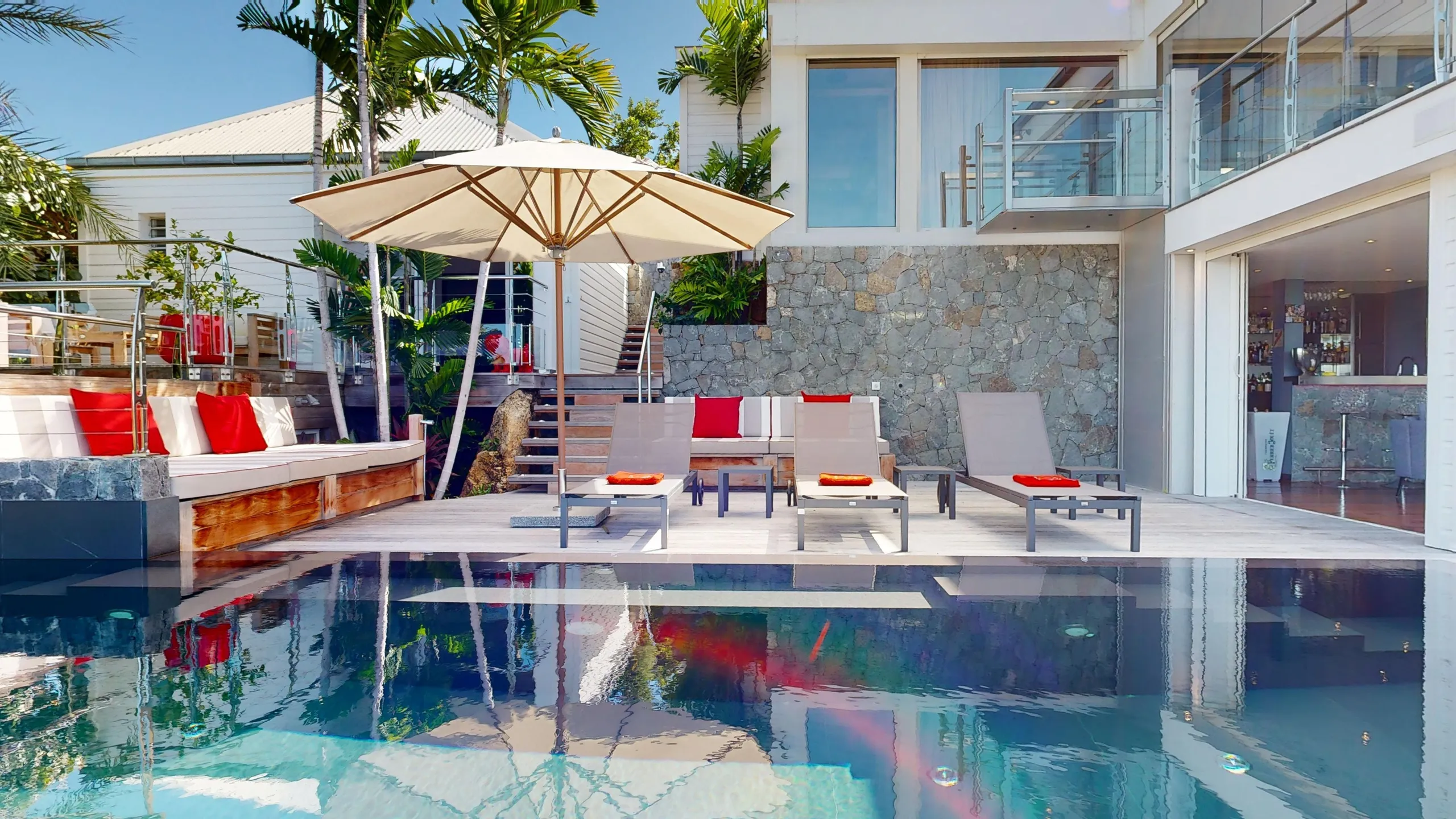 Elegant Seaview Villa with Infinity Pool and Fitness Room, St. Barts