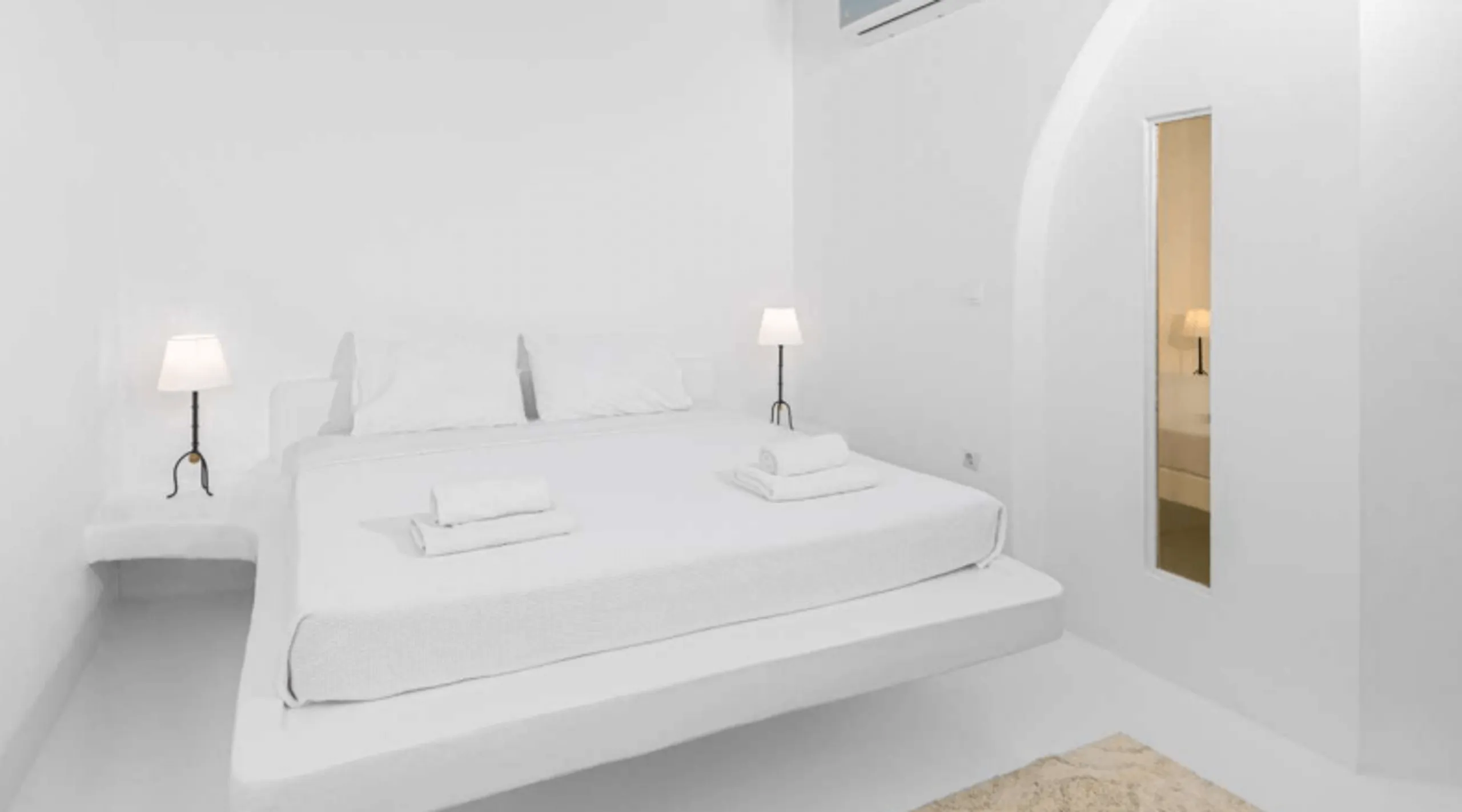 Luxe Mykonos Retreat with Private Pool and Unparalleled Ocean Views — photograph 7