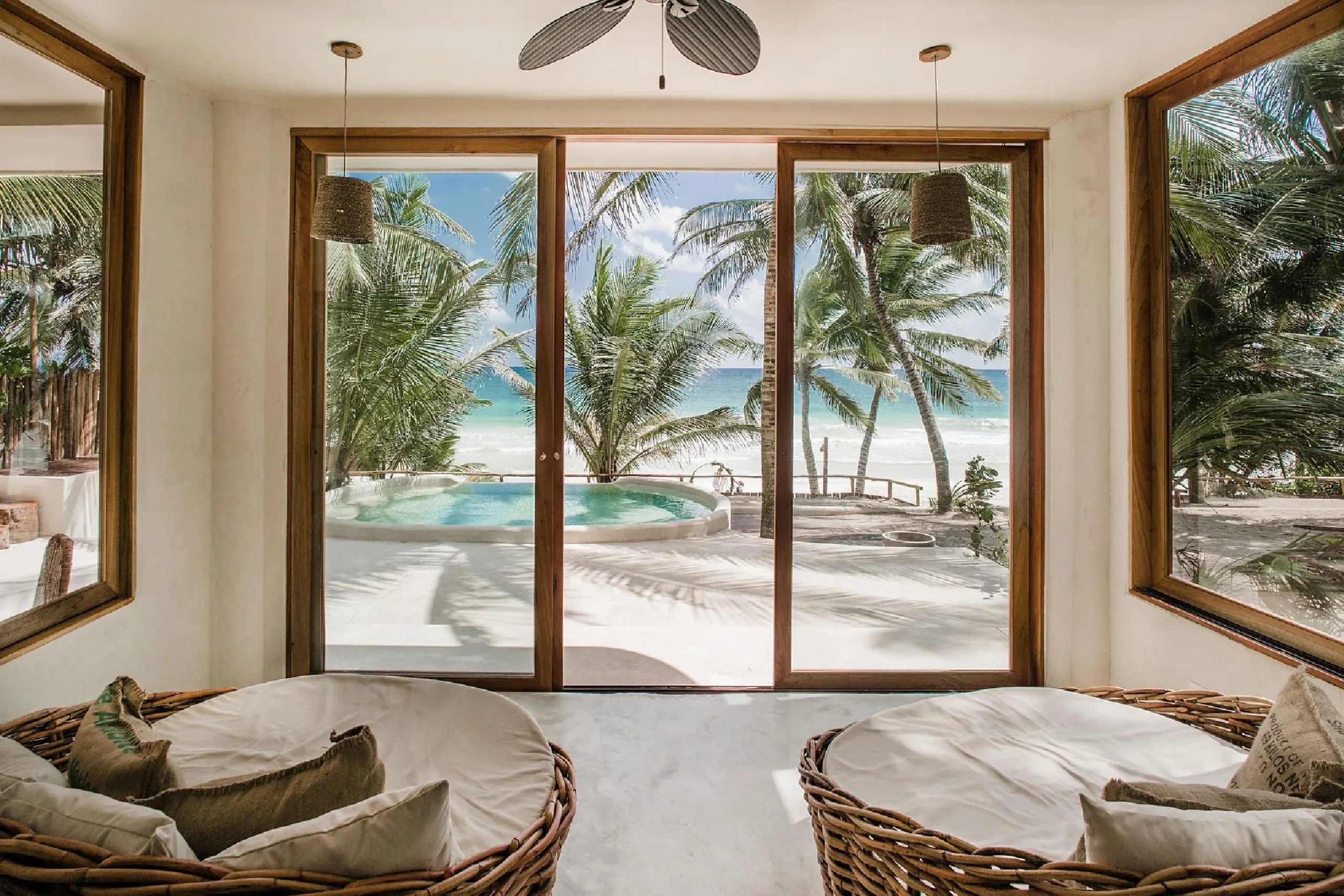 Eco-Friendly Expansive Beachfront Tulum Villa with Private Pool — photograph 6