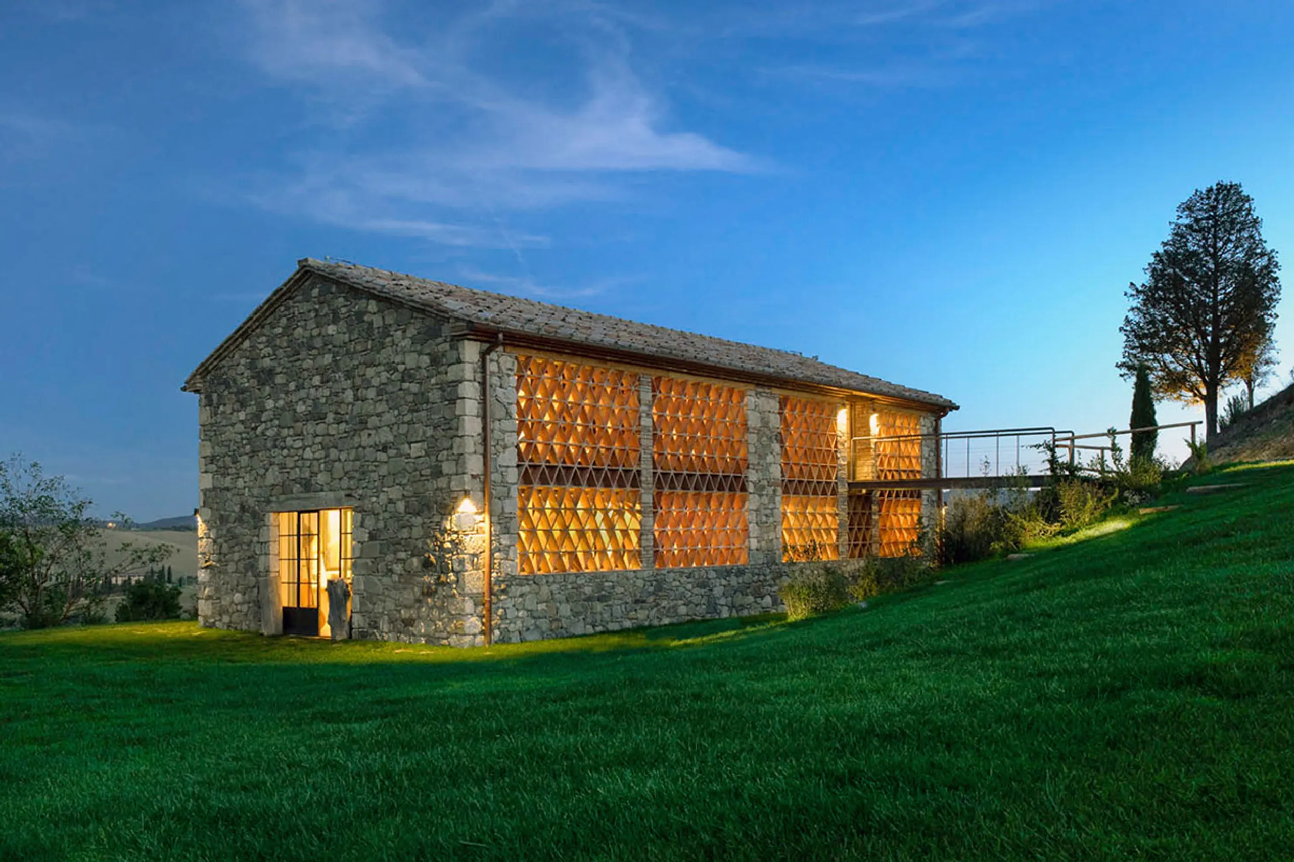 Abundant Countryside Estate with Heated Pool and Jacuzzi, Sarteano
