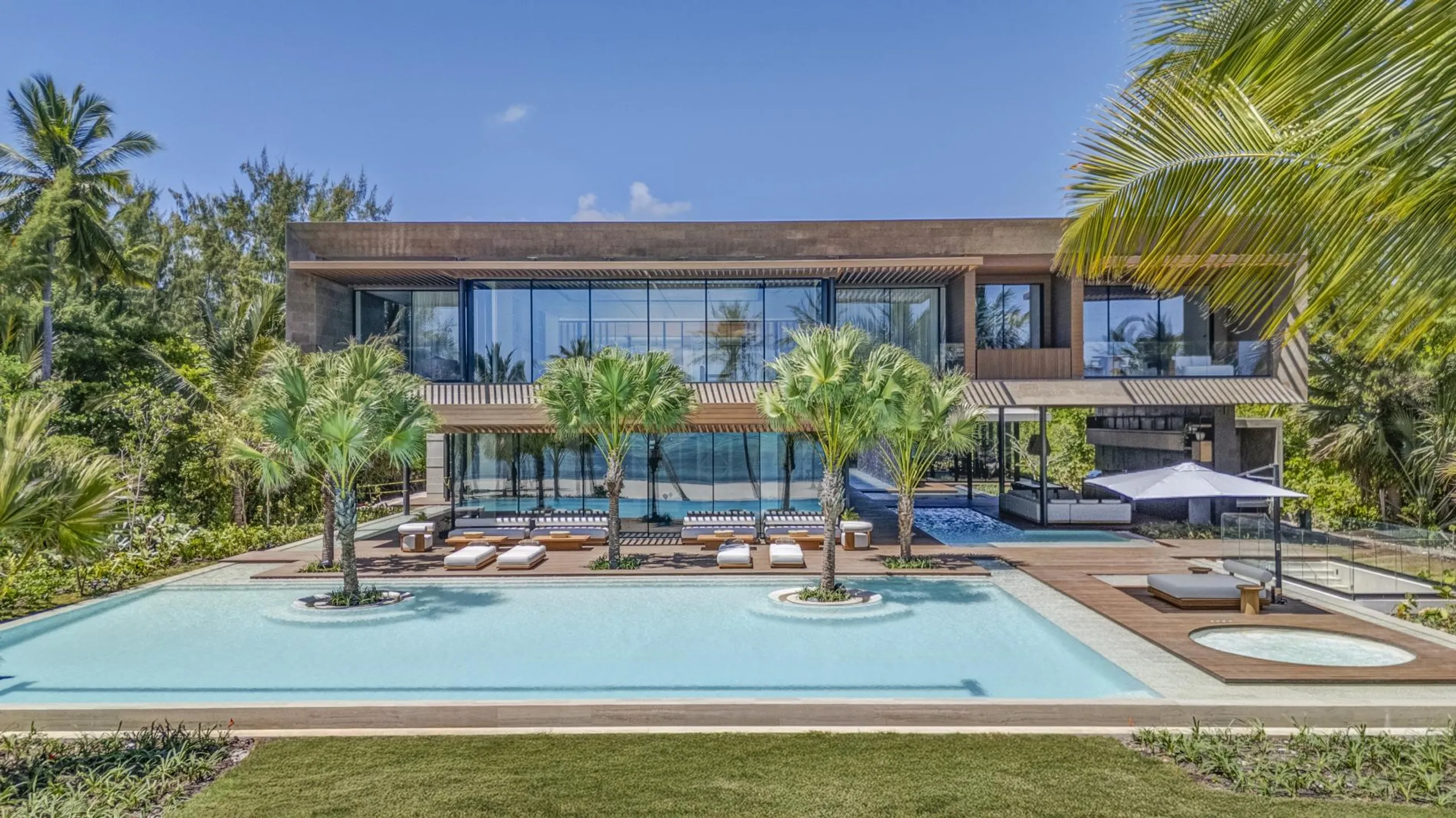 Cap Cana Beachfront Masterpiece Villa with Private Pool and Views, Punta Cana