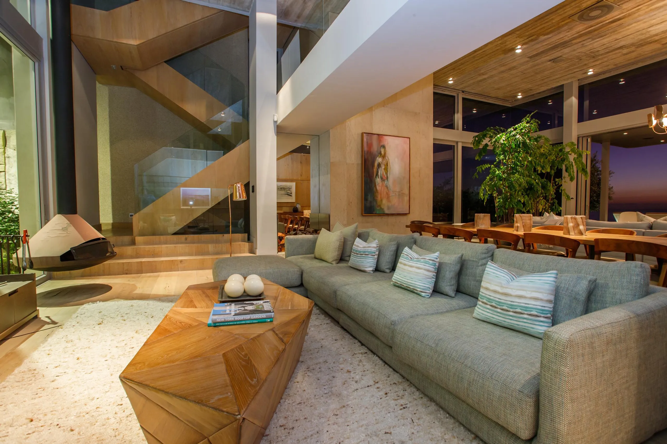 Elevated Luxury Villa in Clifton with Infinity Pool and Ocean Views — photograph 7
