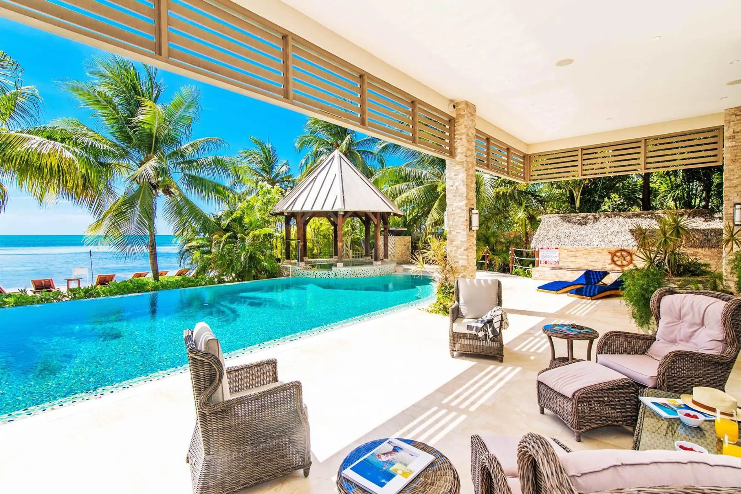 Ocean Front Cayman Paradise Estate with Infinity Pool and Ocean Views, Rum Point