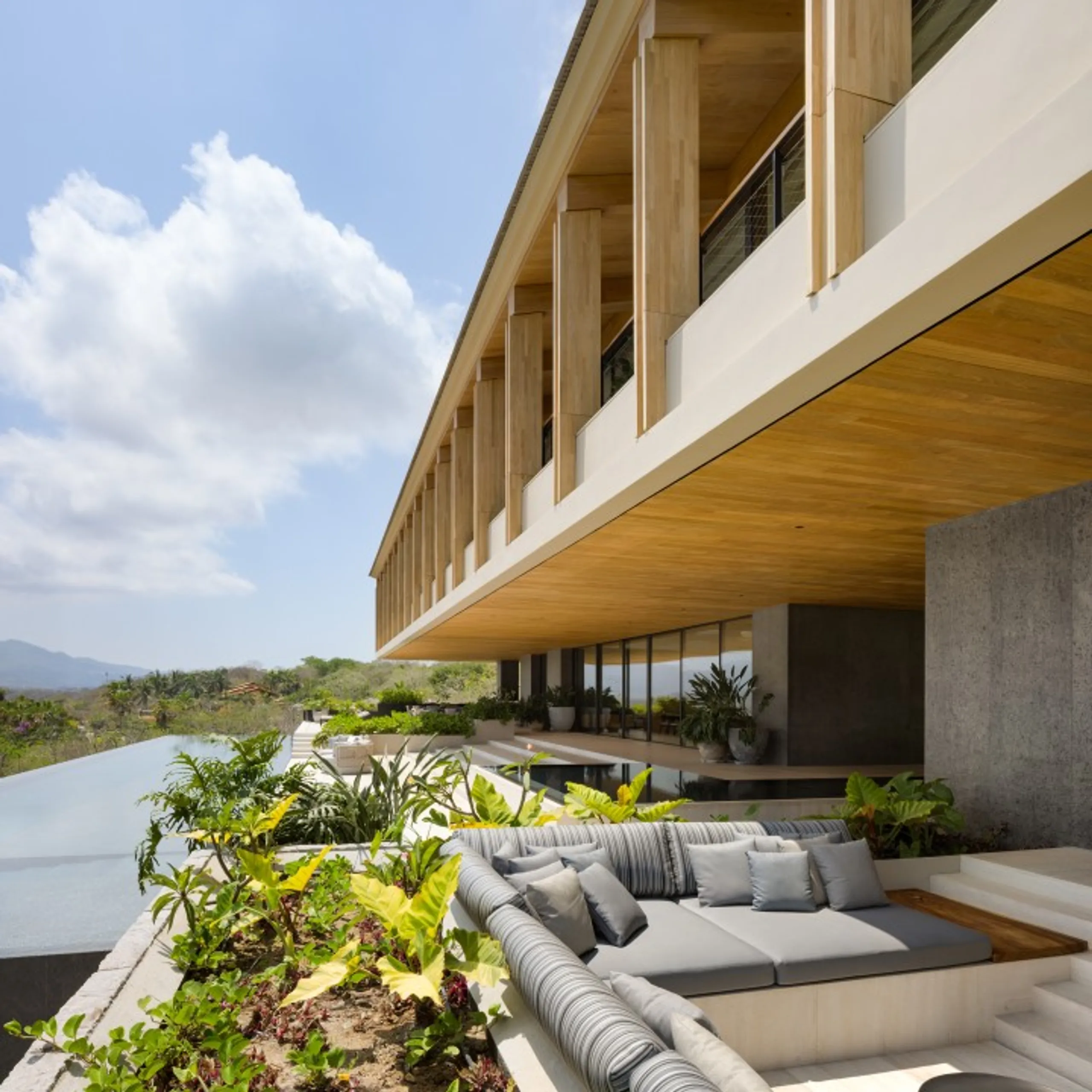 Kupuri Ocean-View Villa with Infinity Pool and Ocean Views — photograph 3