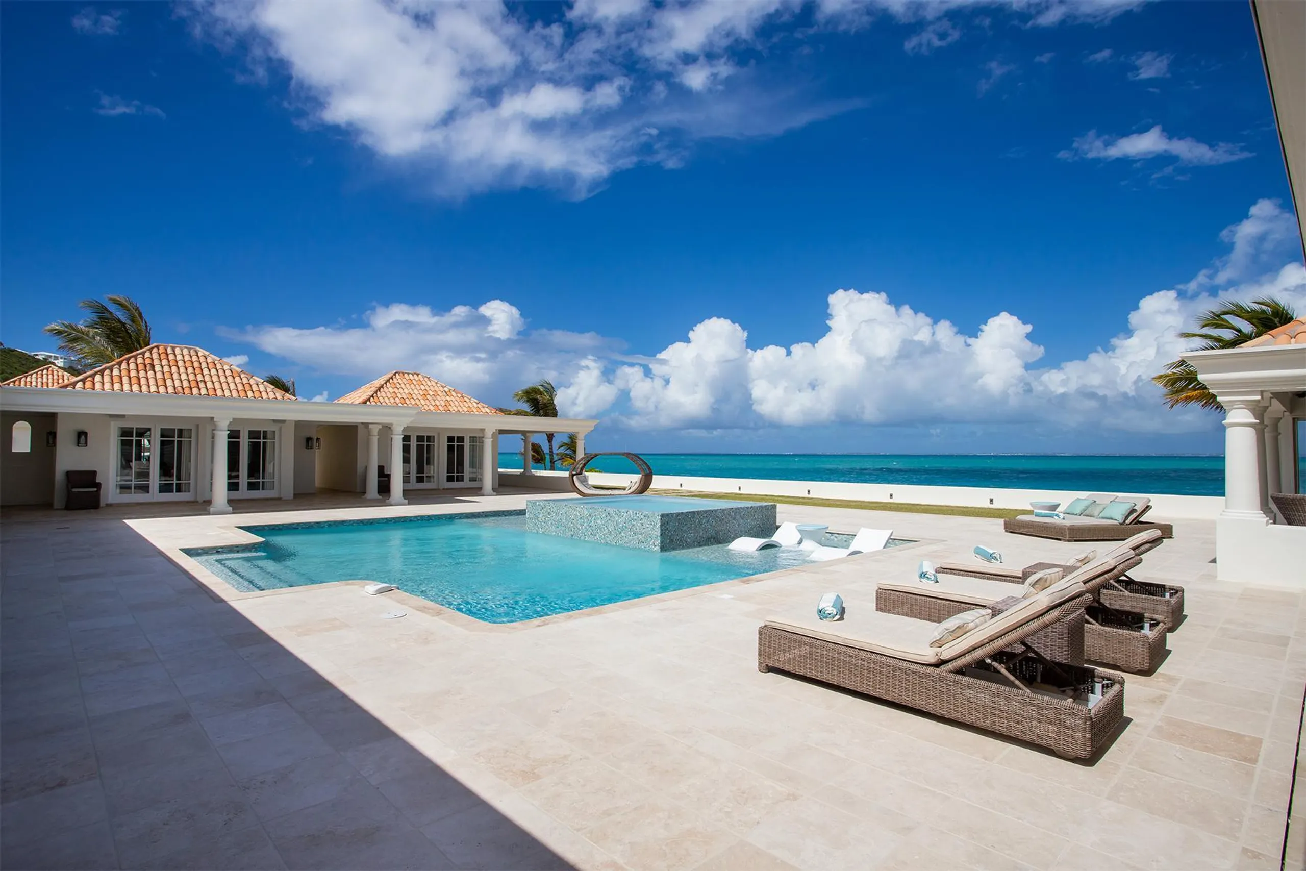 Inspiring Baie Rouge Luxury Villa with Private Pool on a Pristine Beach — photograph 6