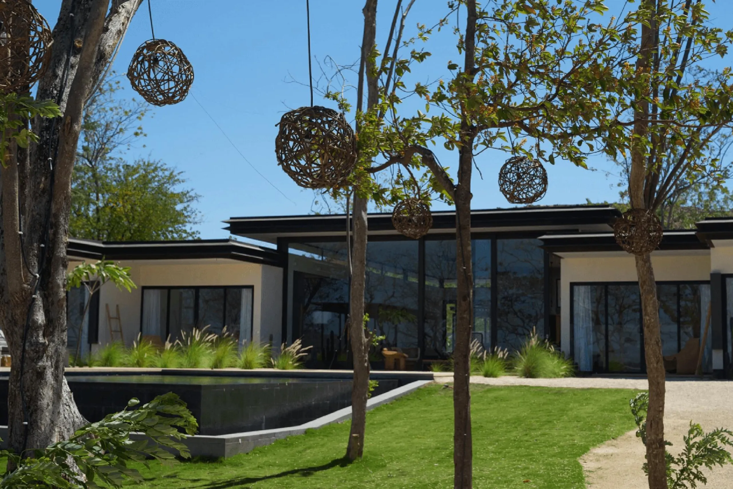 Playa Langosta Beachfront Villa in a Private Gated Community — photograph 2