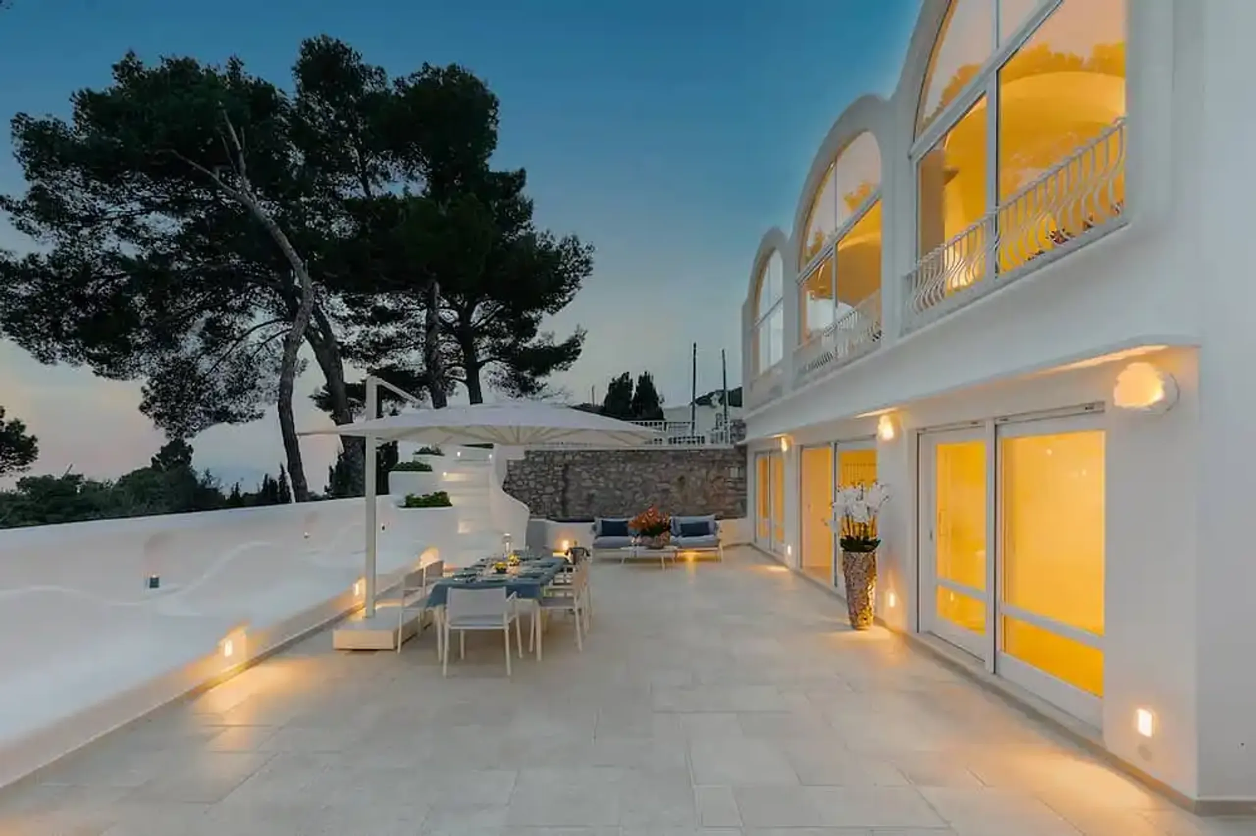 Luxurious Getaway in Anacapri with Private Pool and Magnificent Sea View — photograph 2