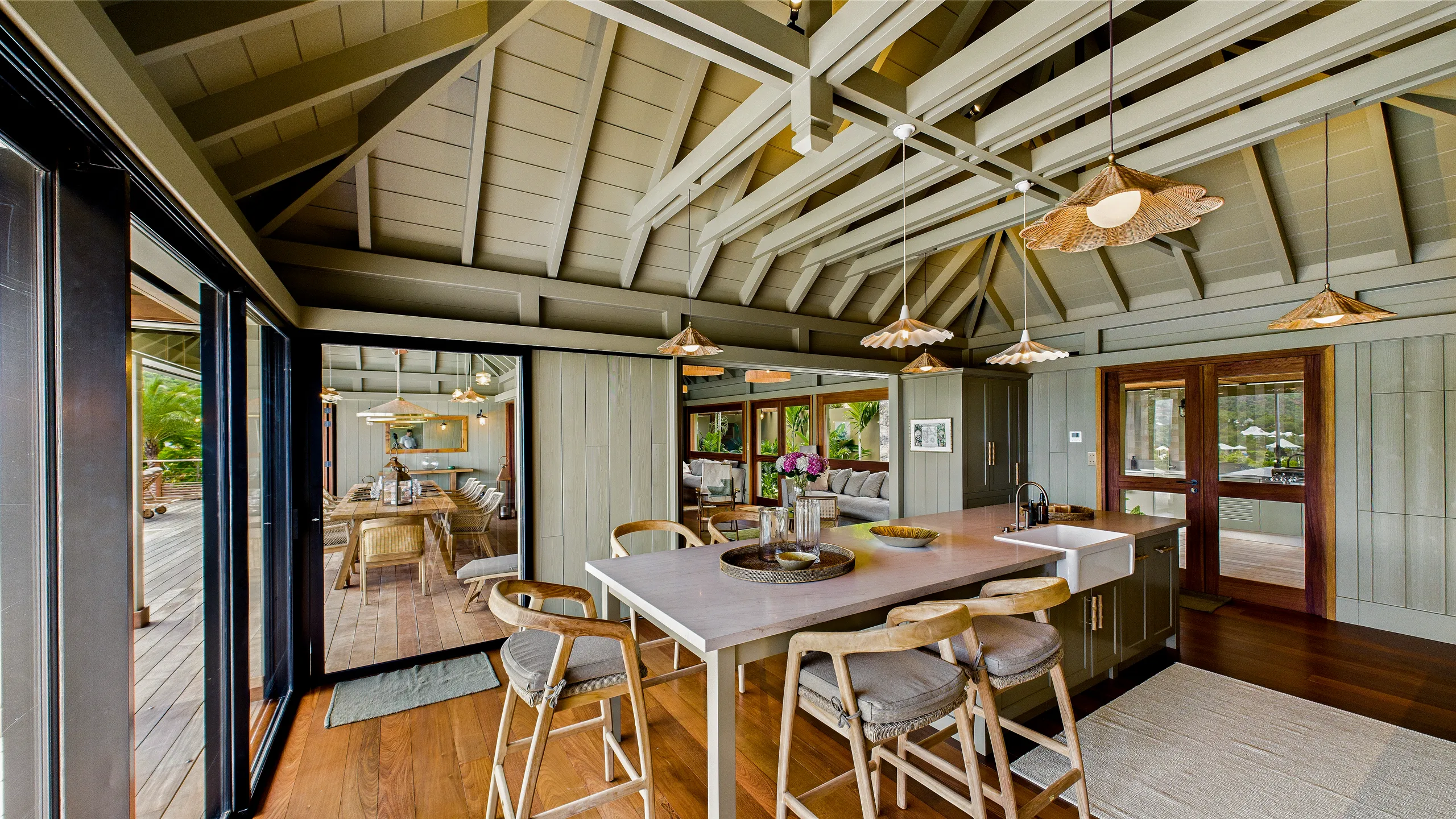 Chic St. Jean Villa with Heated Pool, Overlooking St. Jean — photograph 7