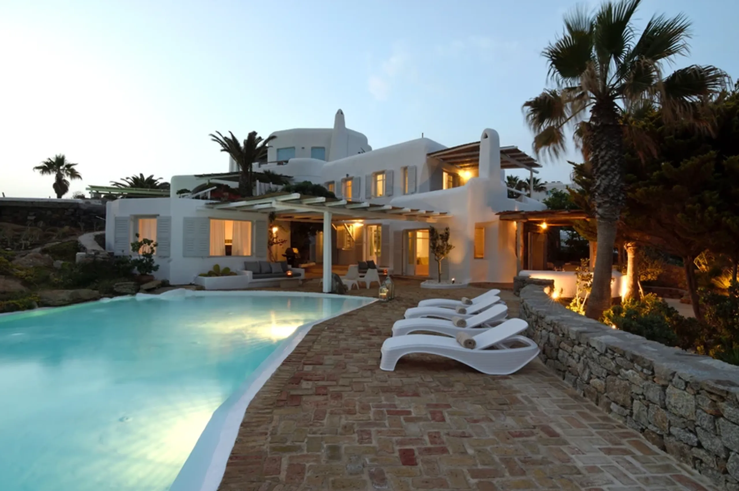 Luxury Villa Rental in Mykonos with Infinity Pool and Mesmerizing Sea Views — photograph 2