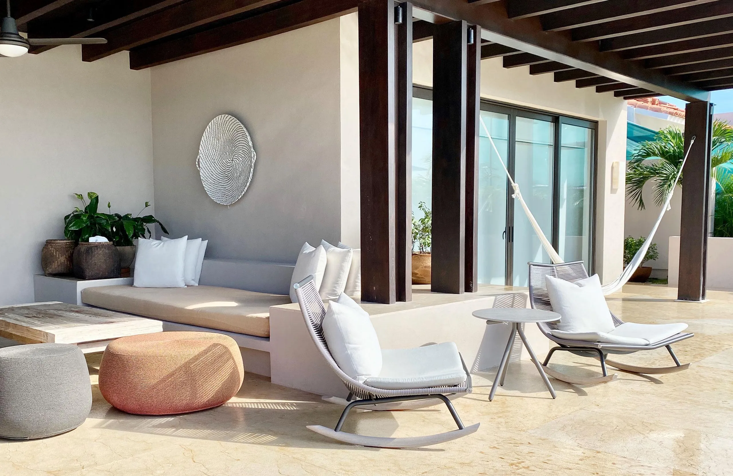 Porta Fortuna Beachfront Villaway with Infinity Pool and Ocean Views — photograph 4
