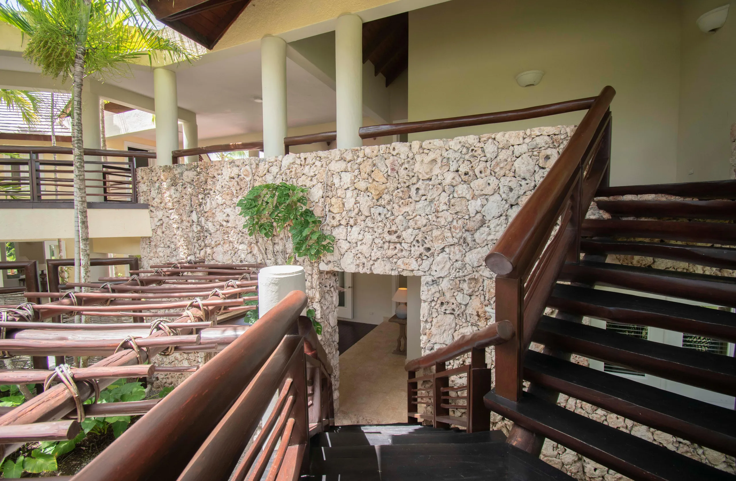 Resplendent Punta Cana Villa with Invigorating Pool — photograph 6