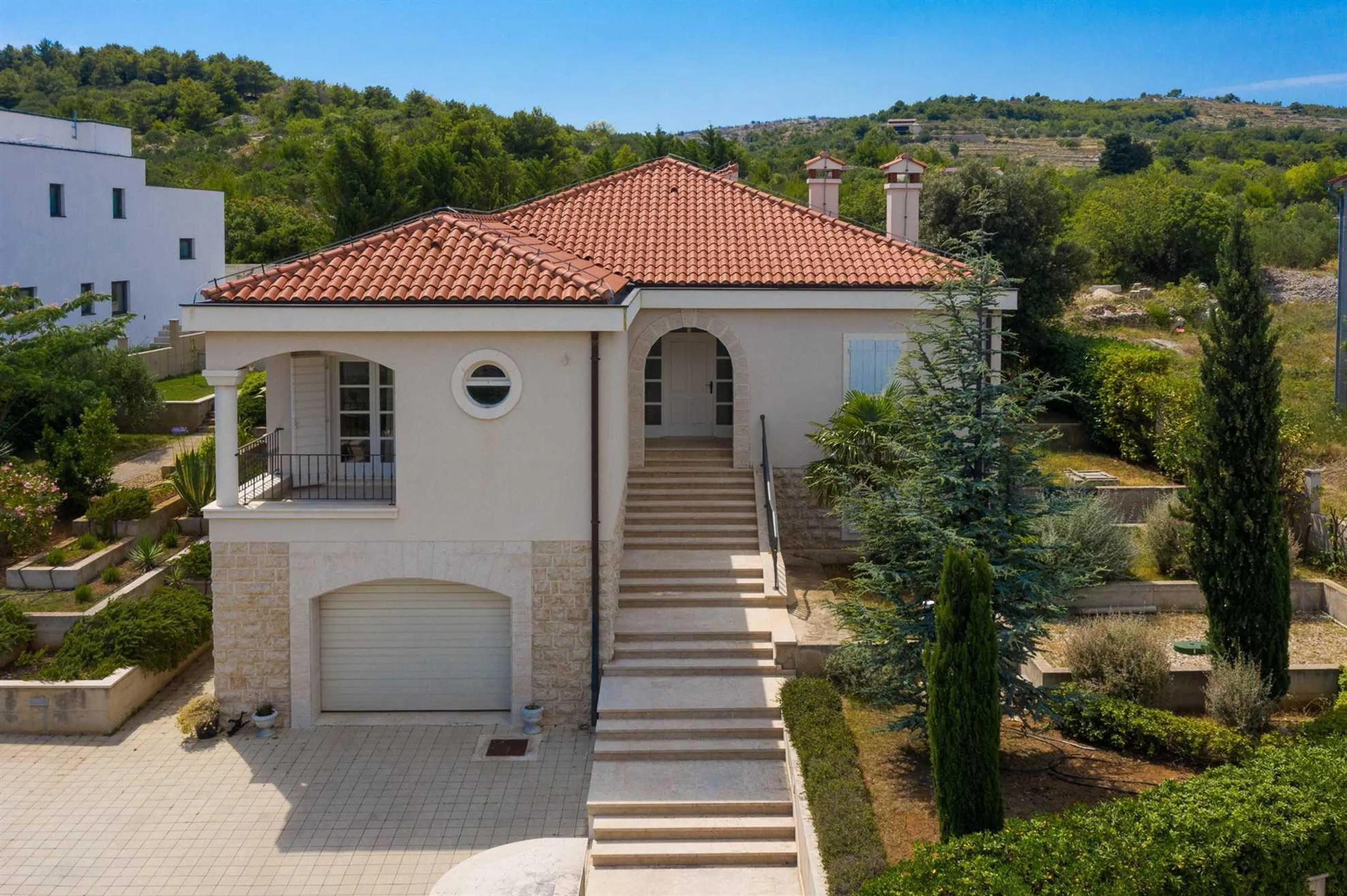 Glorious Villa in Vodice with Pool and Spacious Estate — photograph 7