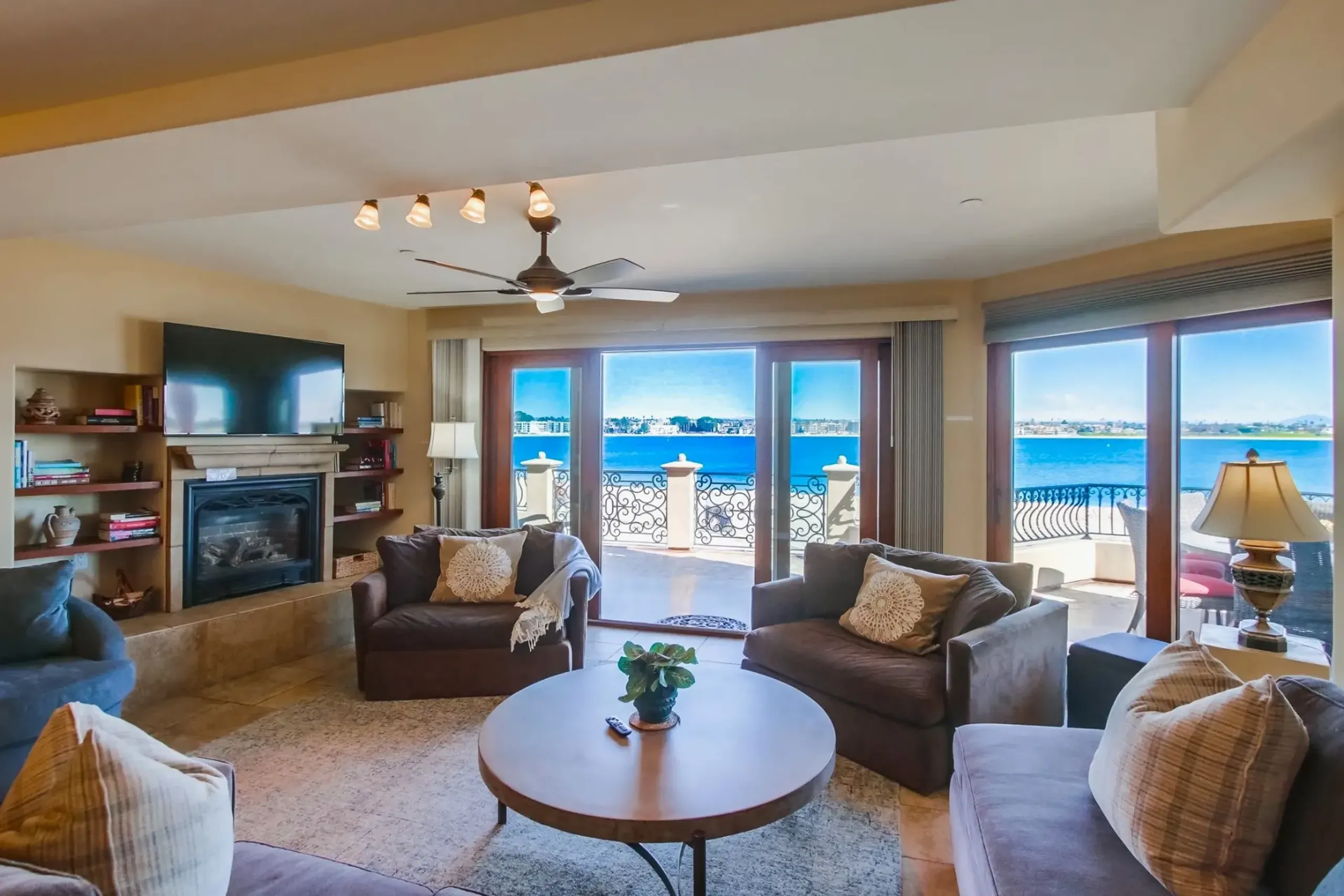 Resplendent Bay View Retreat with Walks to Beach — photograph 2