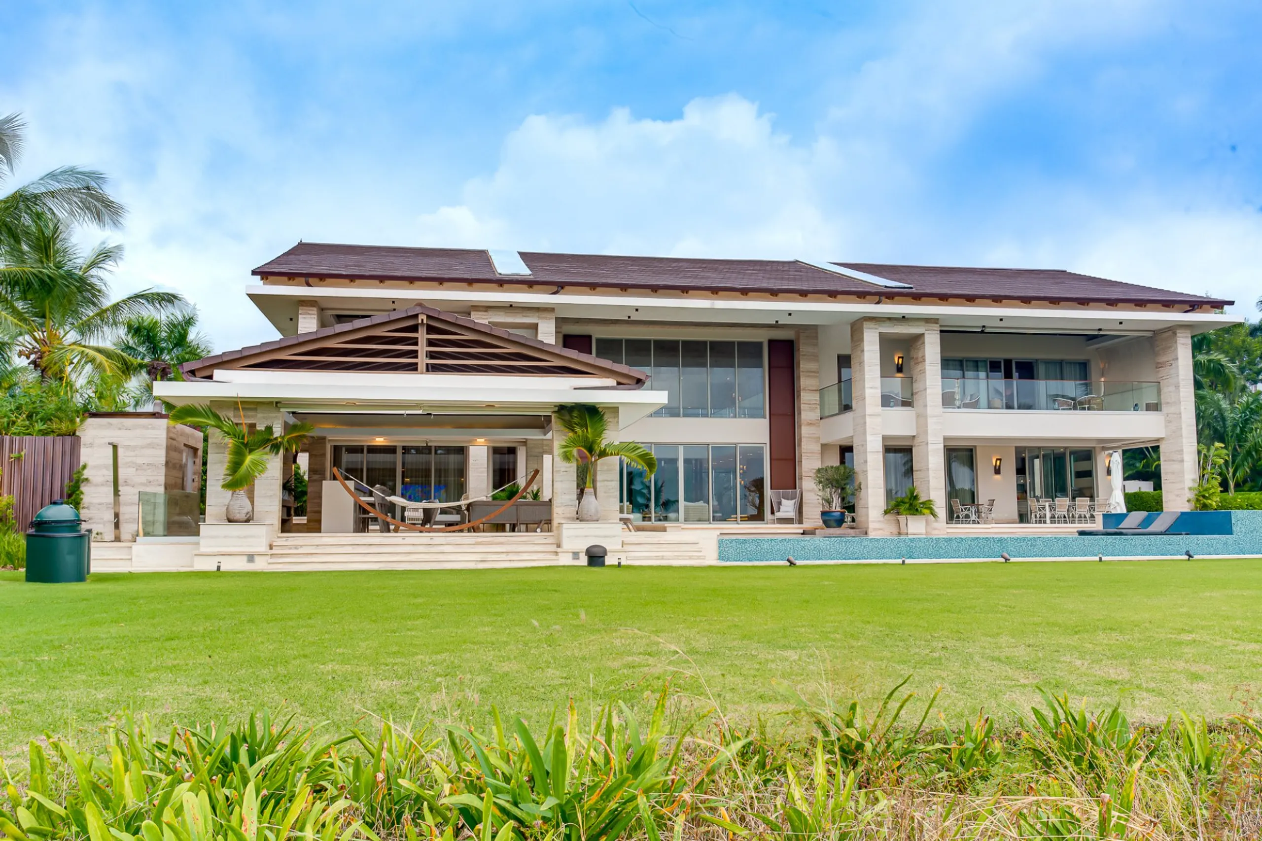Breathtaking 6BR Villa with Private Pool, Hot Tub & Stunning Golf Course Views, Punta Cana