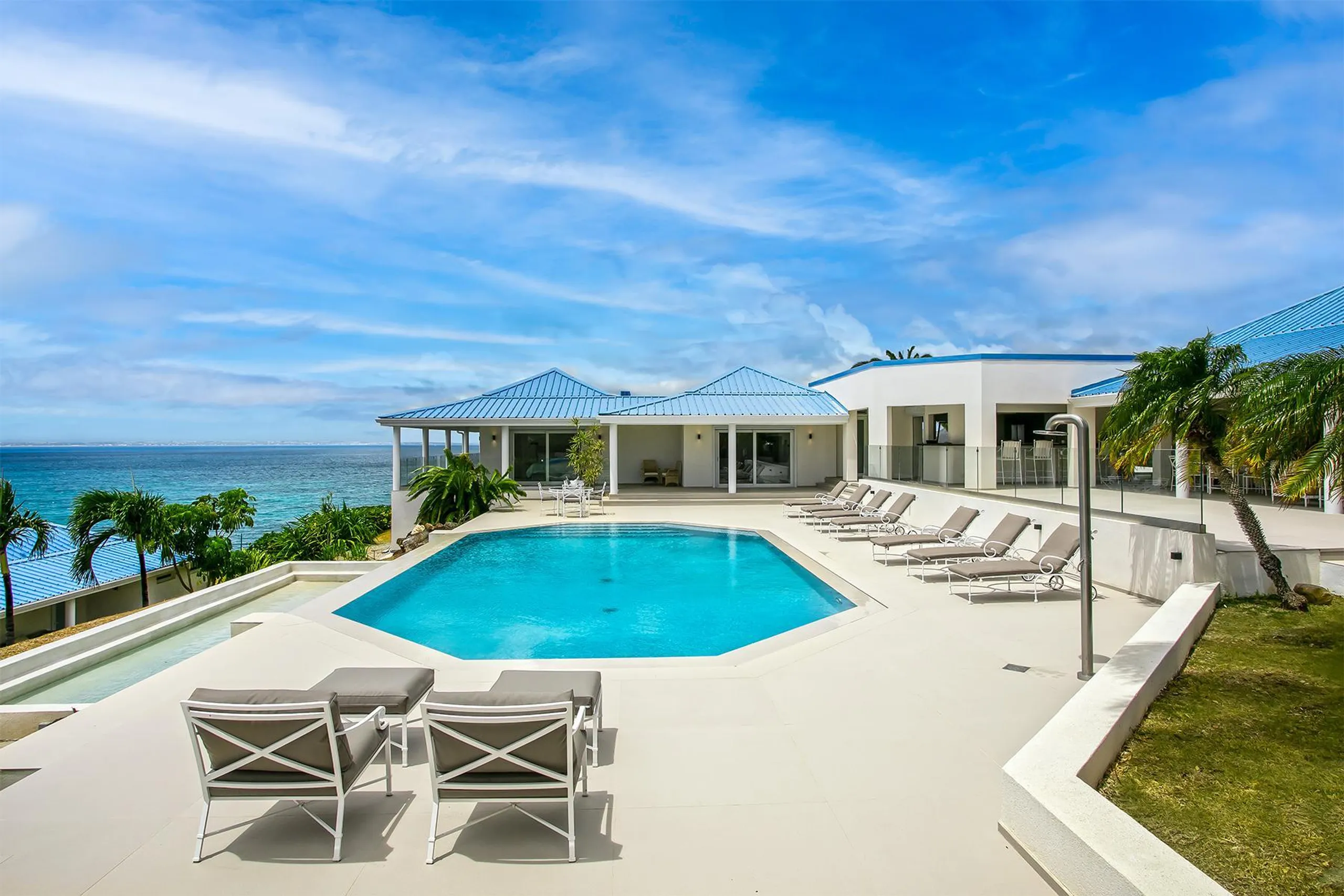 Chic Modern Cliffside Private Villa in Baie Rouge St. Martin — photograph 6