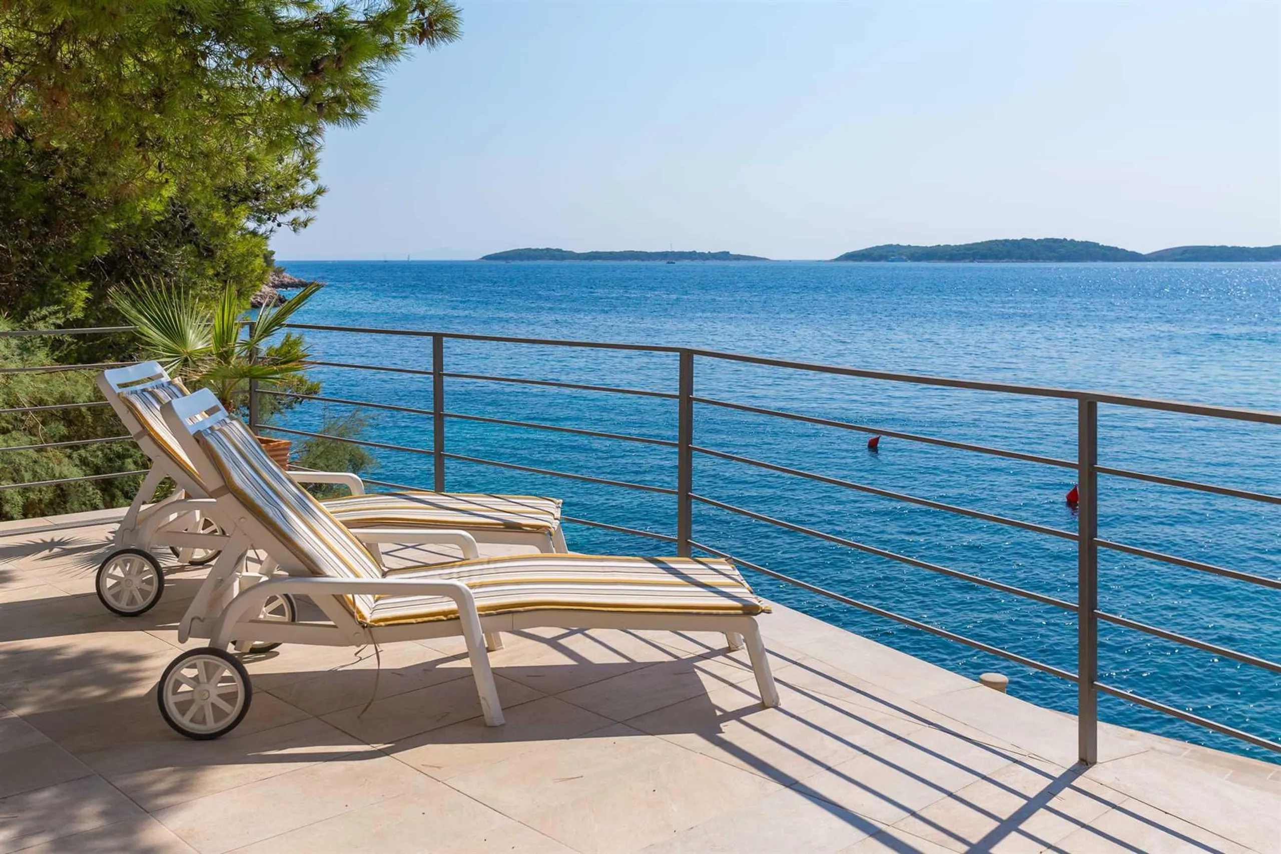 Seaside Villa with Private Pool and Boat Berth in Idyllic Uljeni Bok Bay — photograph 9