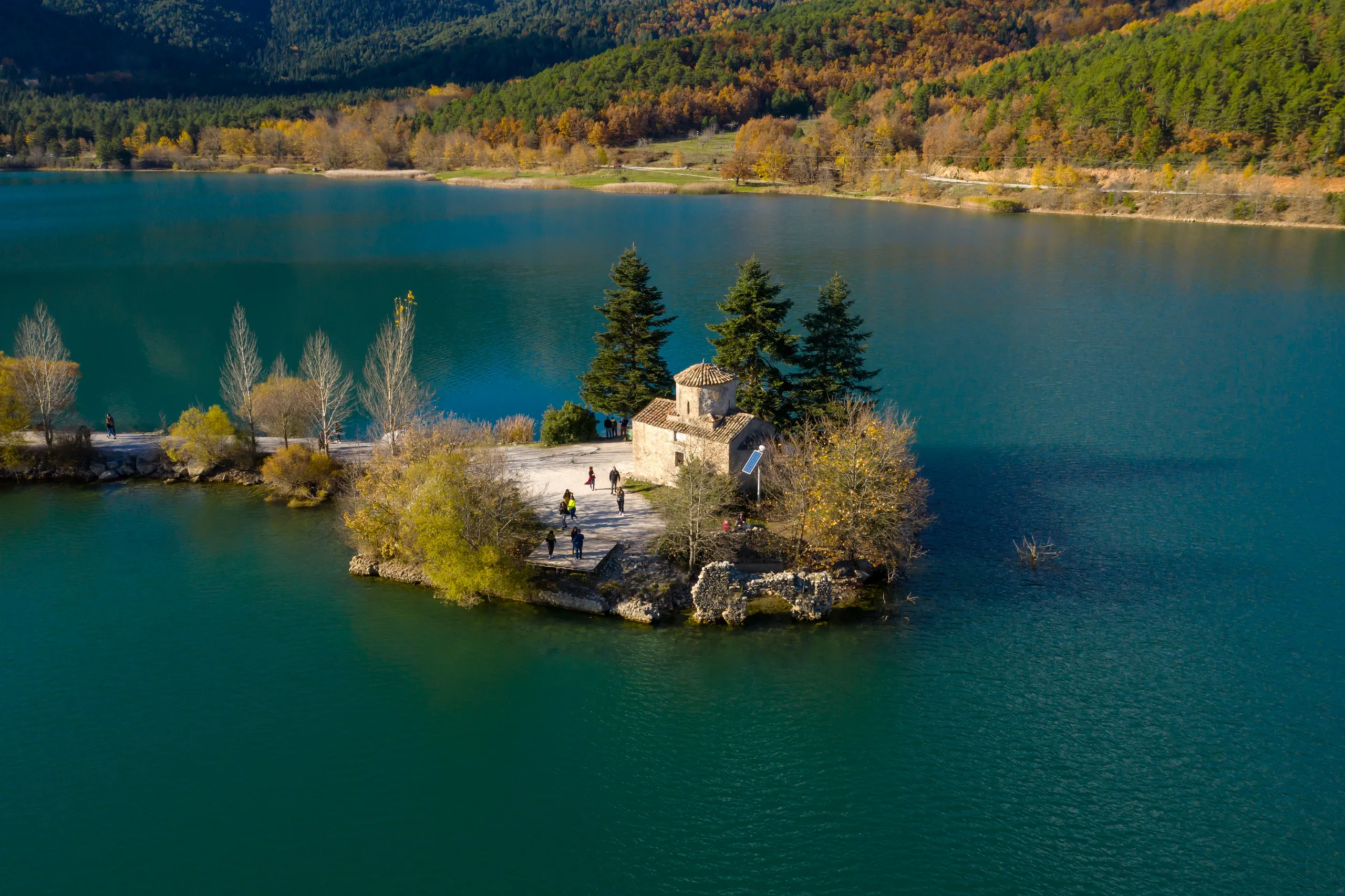 Breathtakingly Beautiful 6BR Villa with Heated Pool, Private Cinema Hall and Fireplace — photograph 4