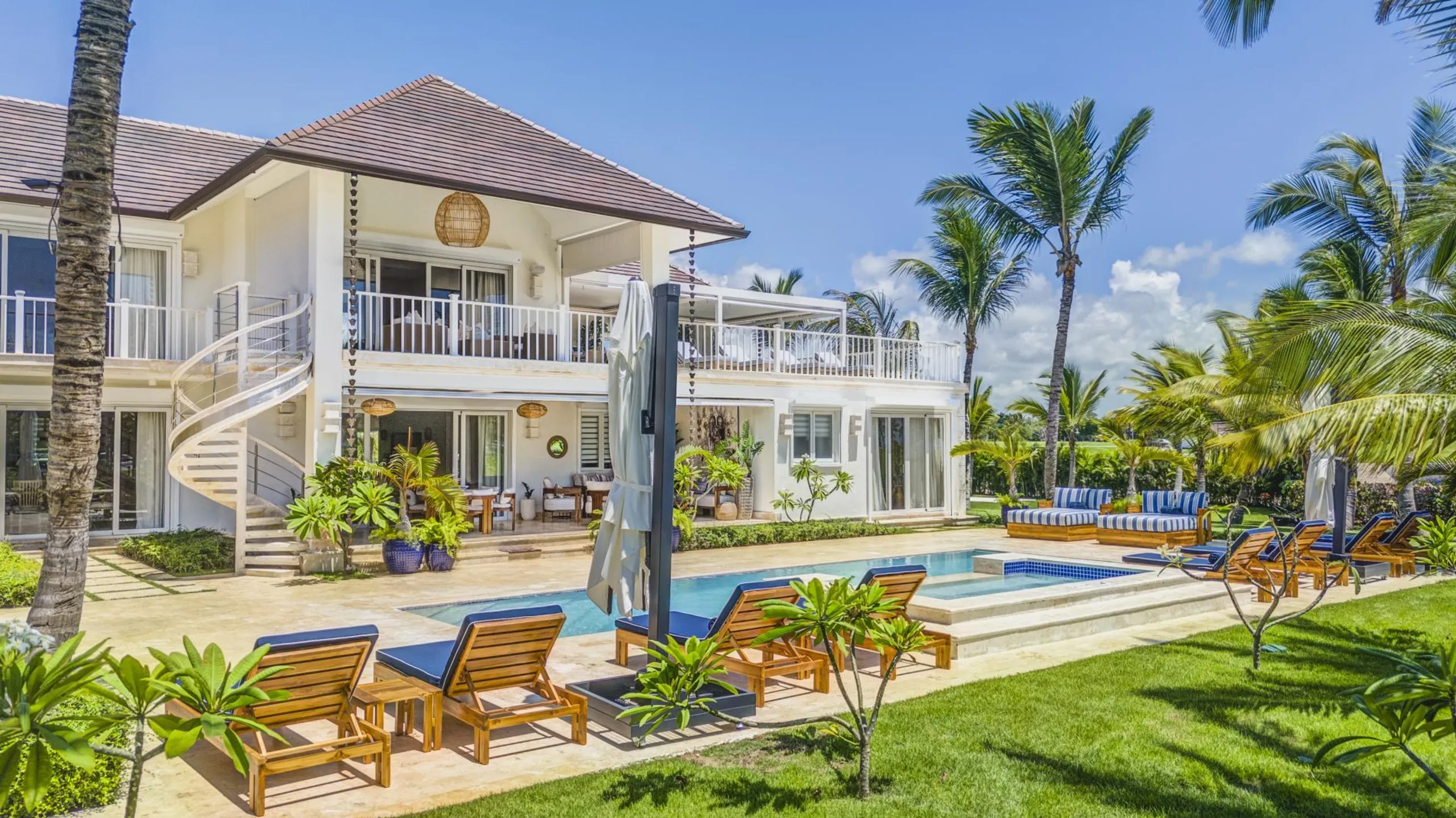 Sophisticated Oasis with Private Pool and Spacious Living Areas, Punta Cana