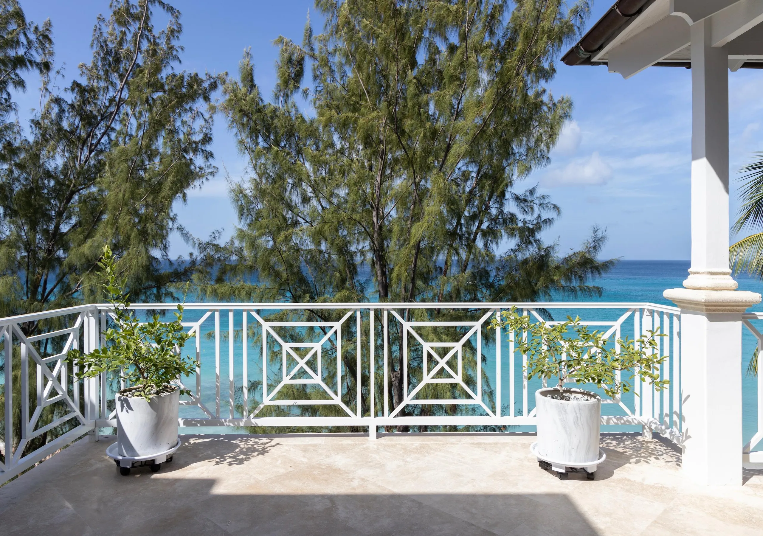 Barbados Airy and Spacious Beachfront Property with Caribbean Sea Views — photograph 8