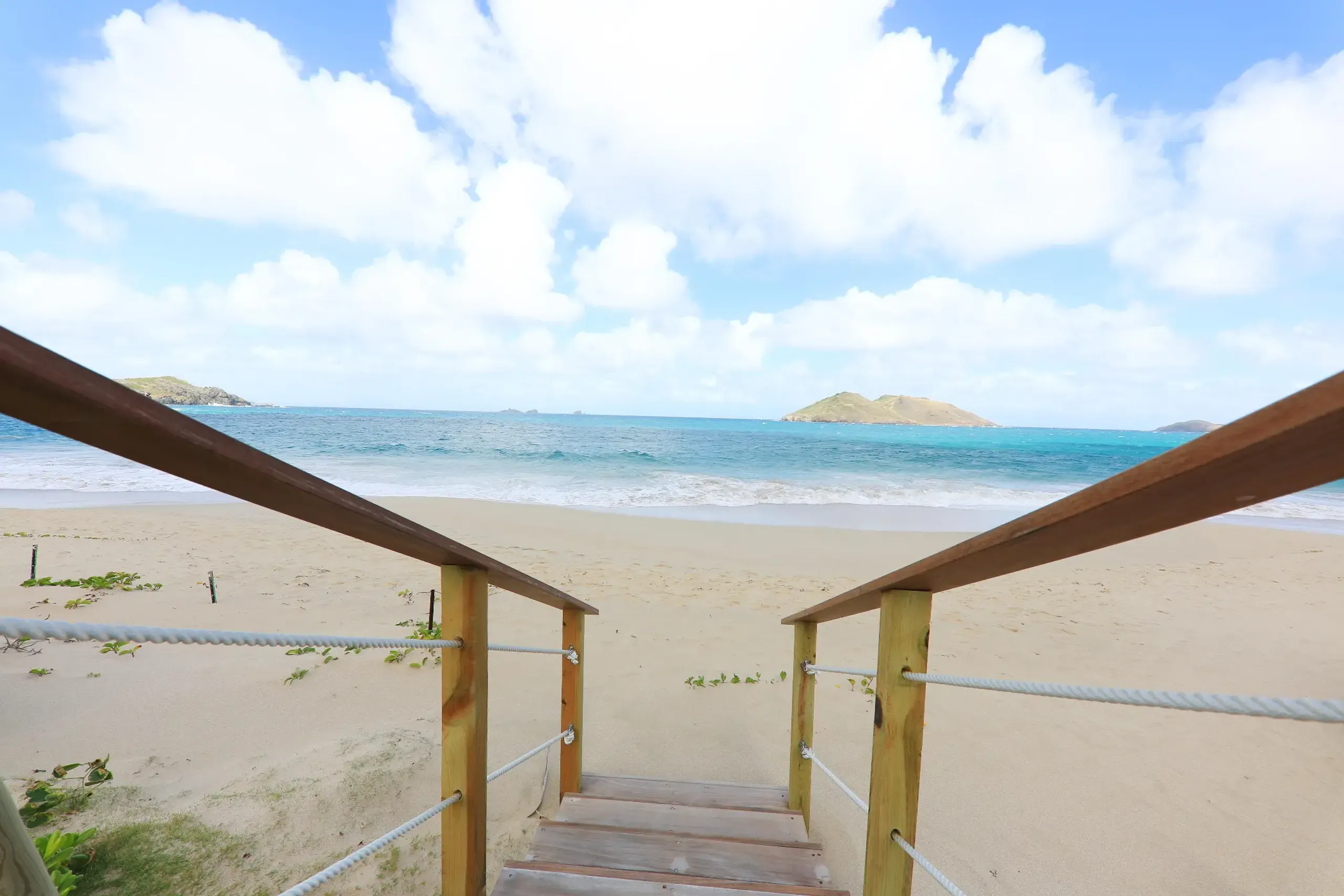 Modern Flamands Beach Villa with Infinity Pool and Walk to Beach — photograph 3