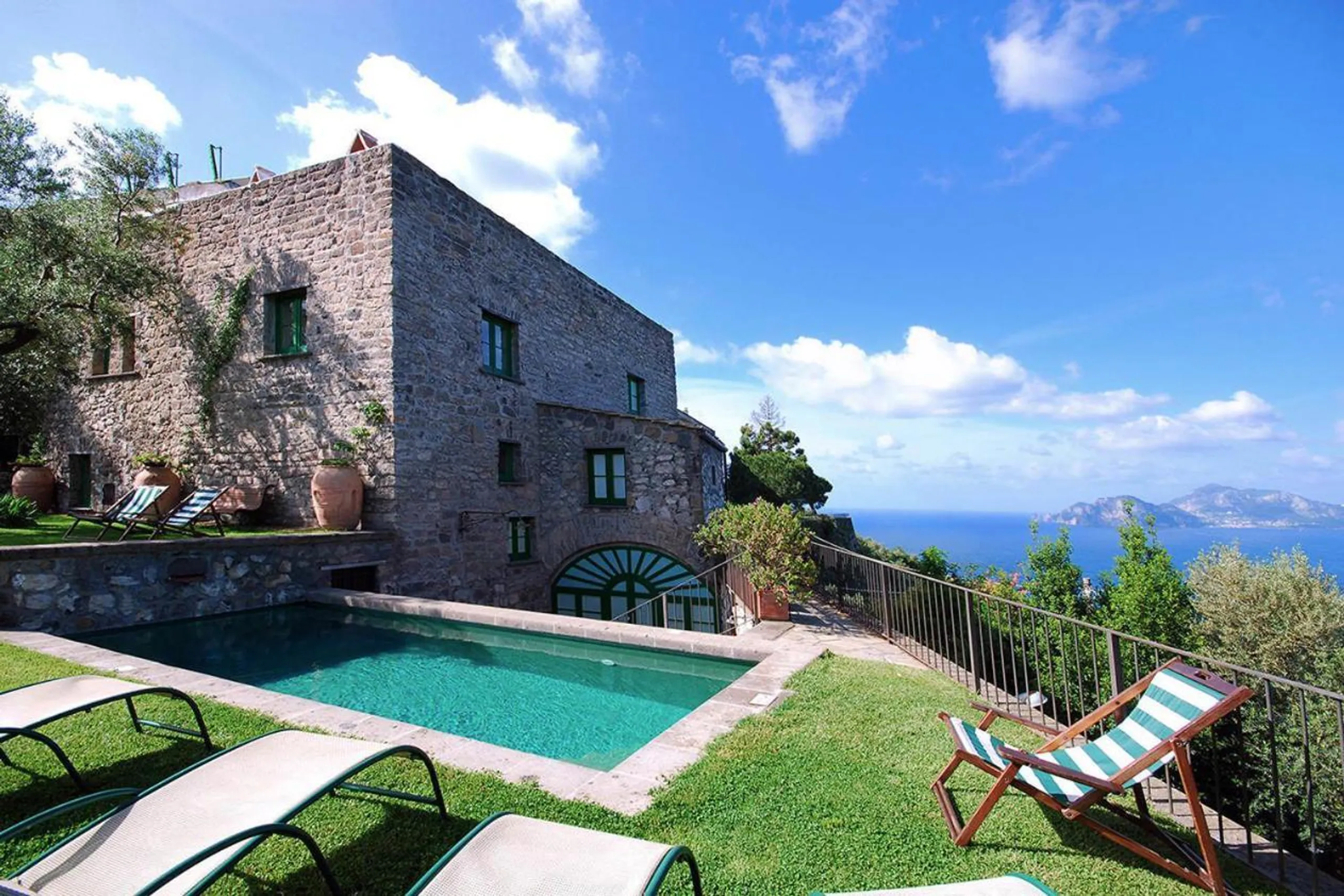 Glorious Ancient Villa with Private Pool and Lovely Sea Views, Massa Lubrense