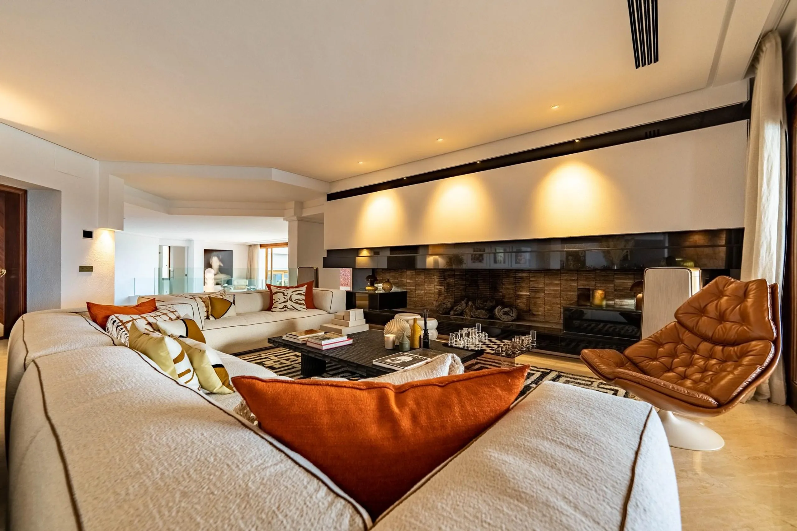 Statuesque 8BR Villa with Pool and Ibiza Town Views — photograph 6