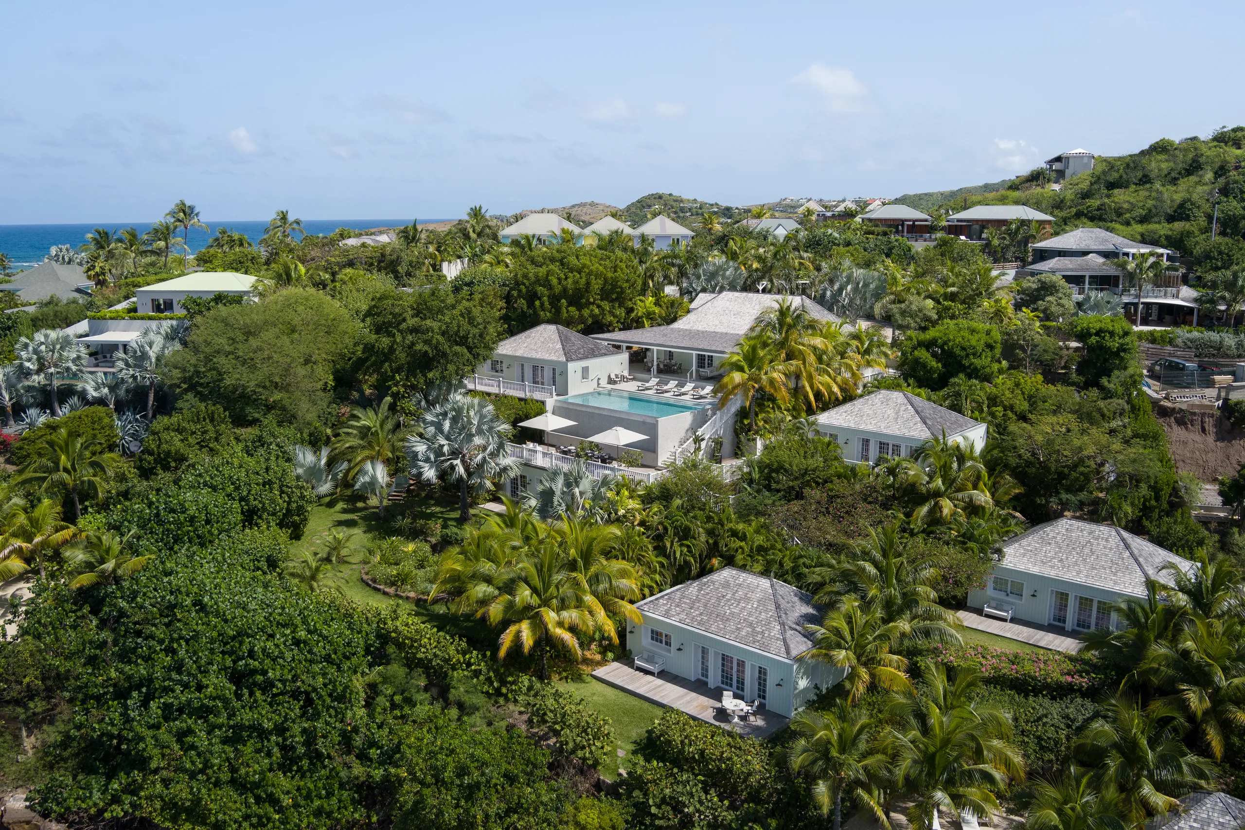 Waterfront St. Barth Villa with Private Dock, Heated Pool & Airy Living Spaces — photograph 2