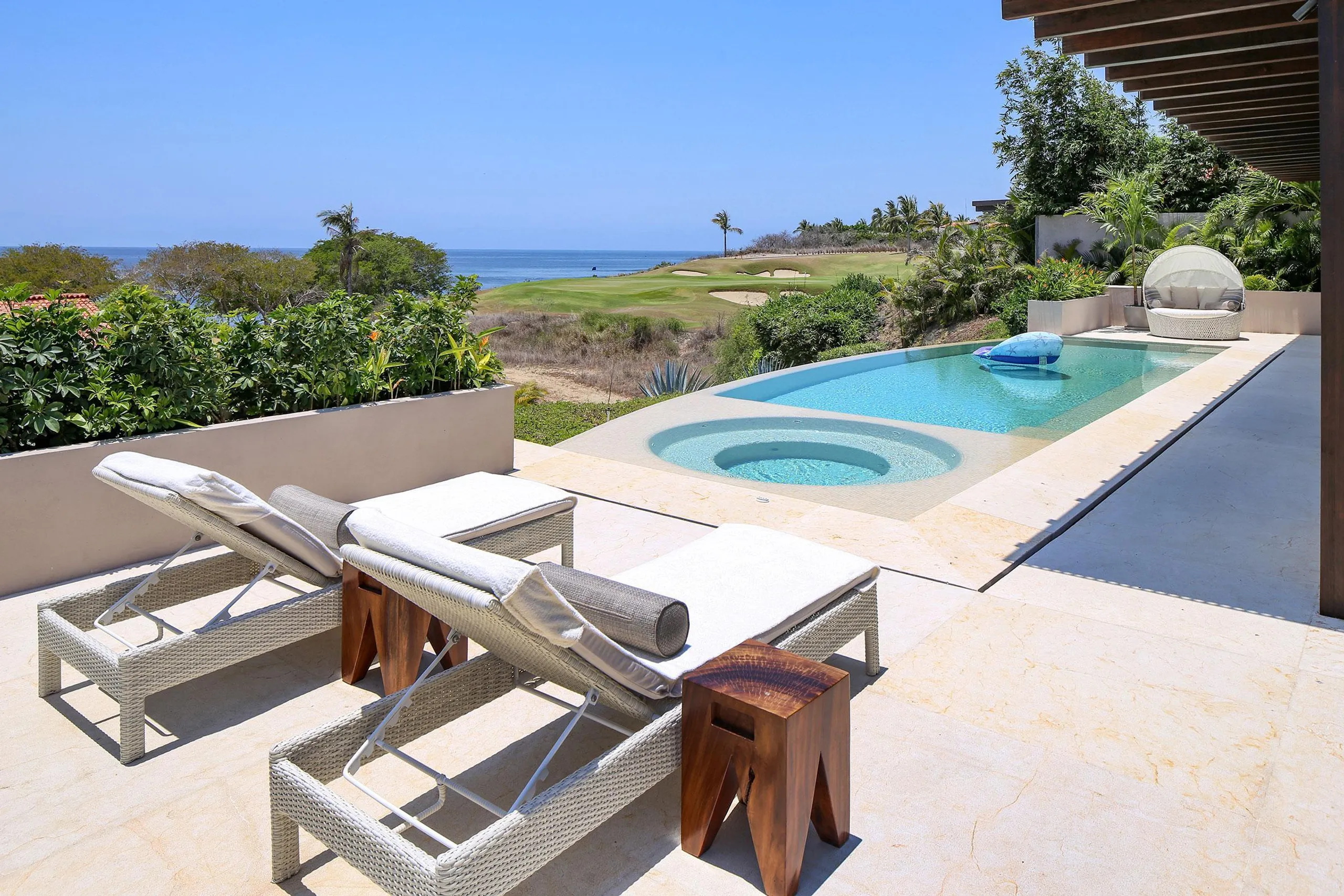 Luxury Villa Del Mar Estate with Infinity Pool and Ocean Views — photograph 4