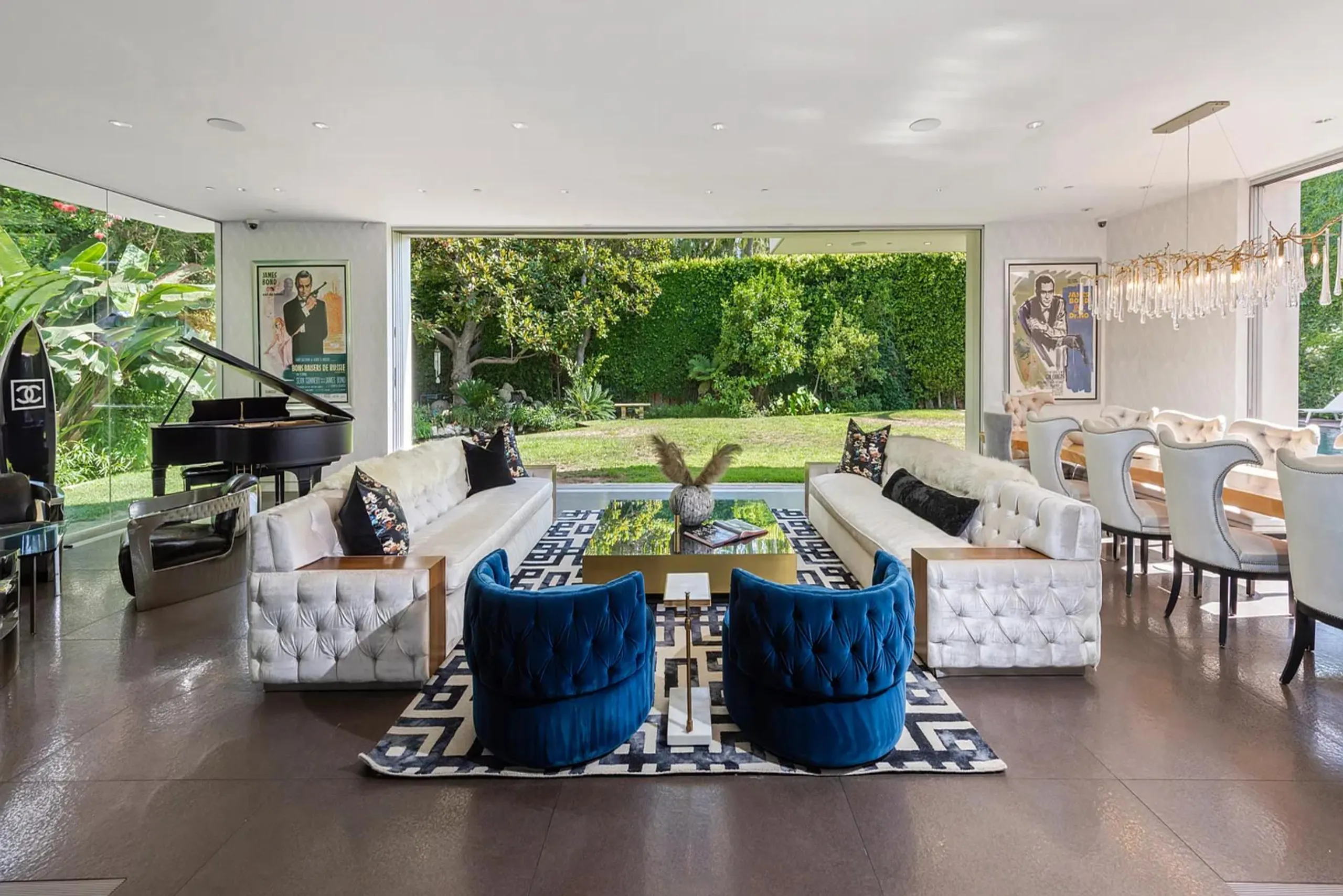 Stunning West Hollywood Royale Estate With Private Pool — photograph 4