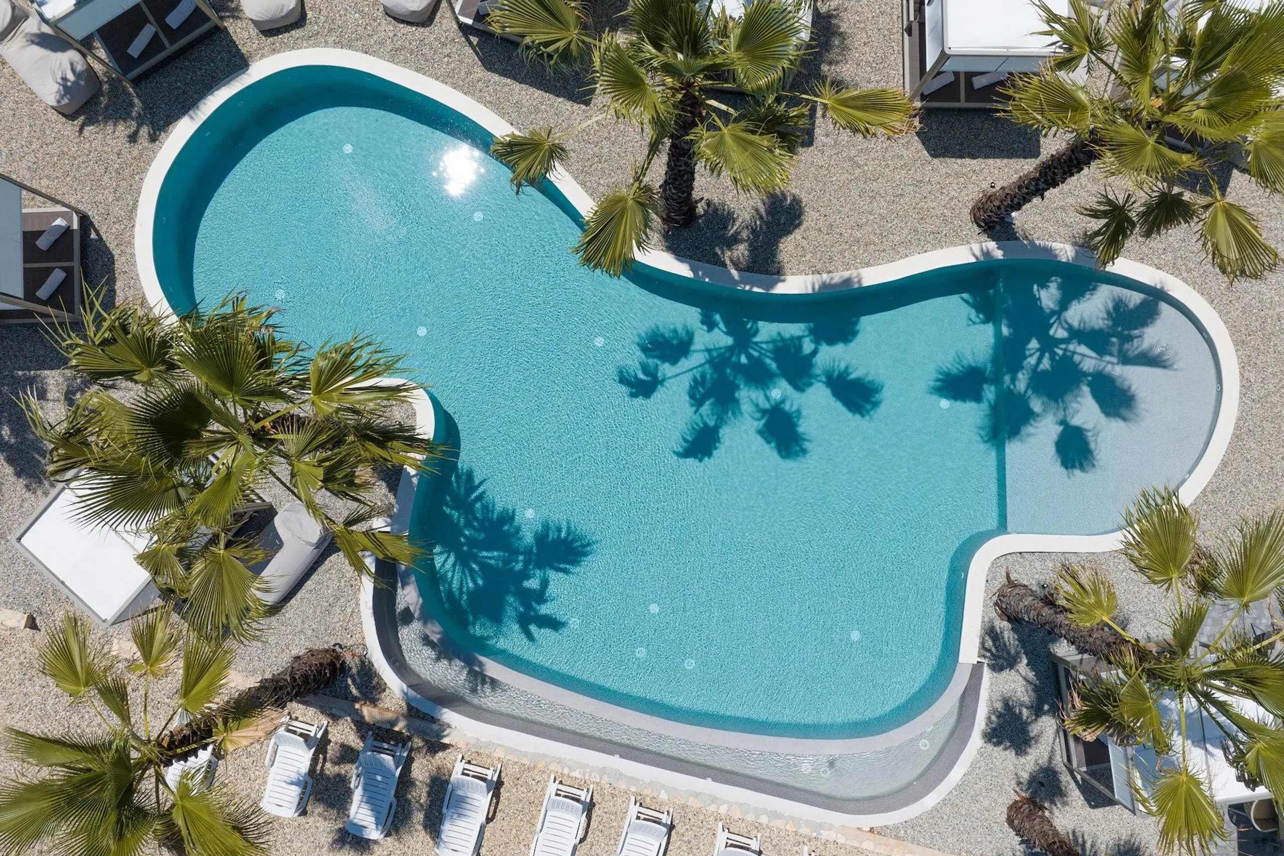 Plush Villa with Pool and Captivating Sea Views — photograph 11