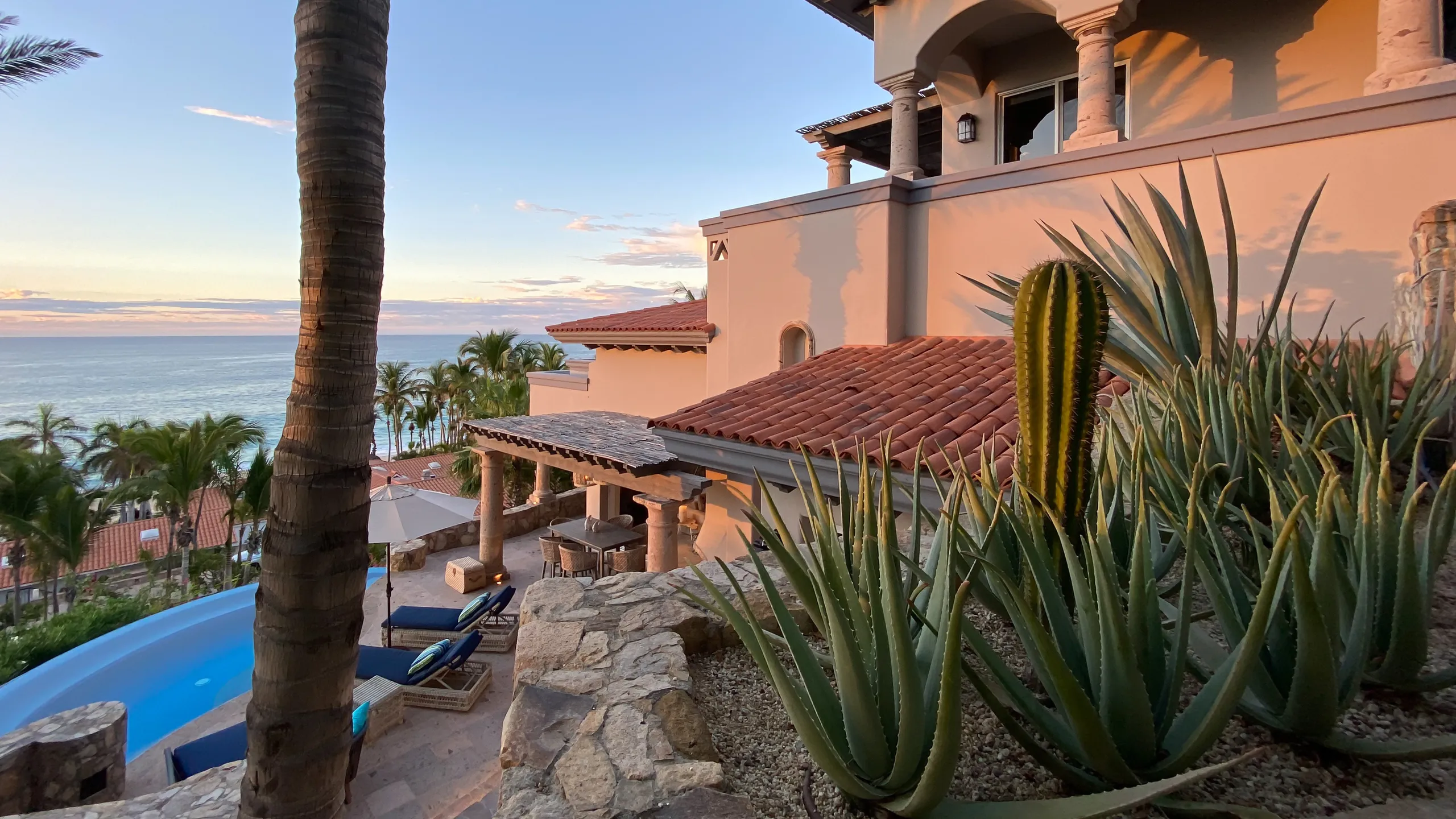 Oceanfront 3-Bedroom Villa with Private Infinity Pool & Golf Access — photograph 12
