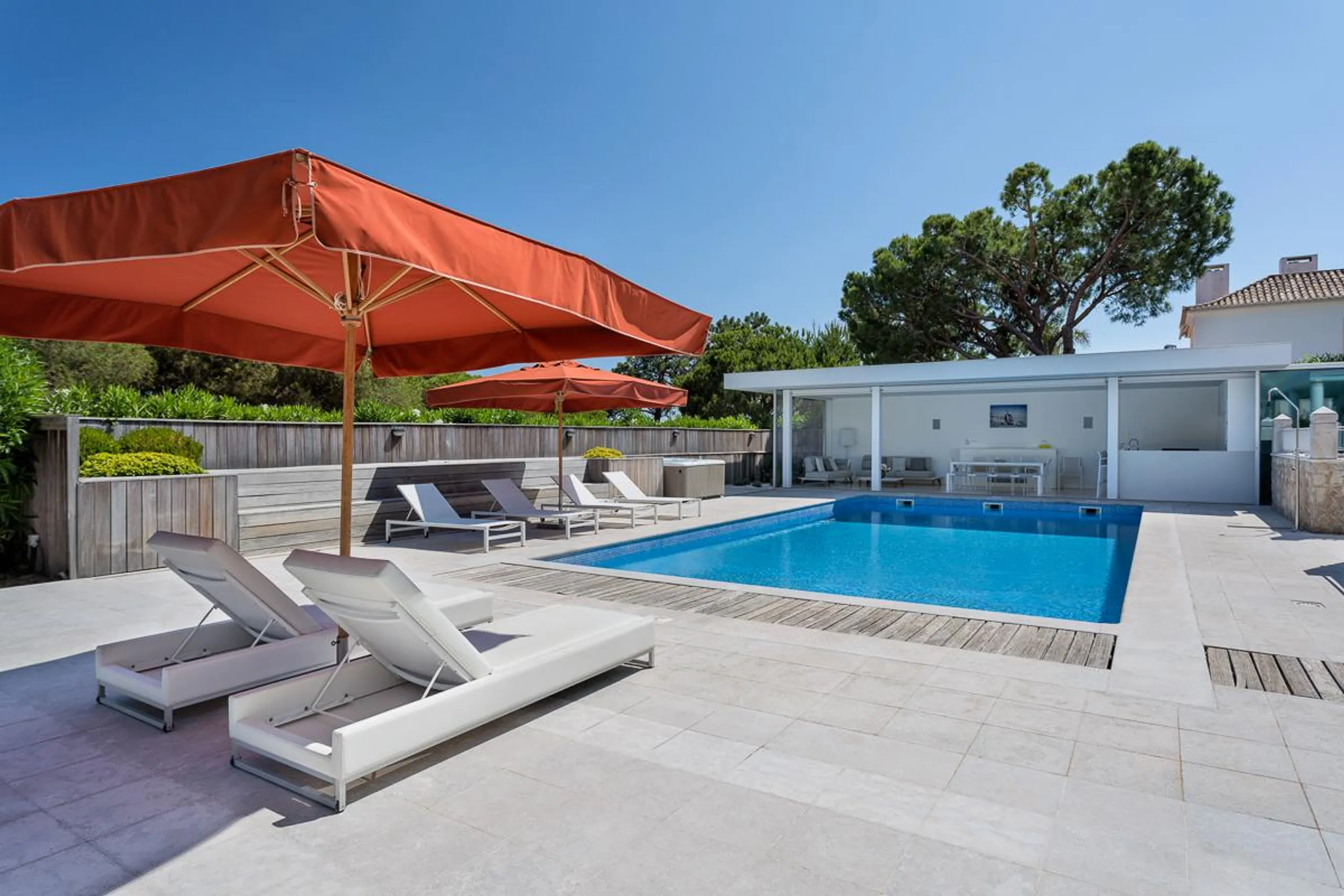 First-class Villa in Quinta do Lago with Private Pool, Jacuzzi and Beaches Nearby — photograph 8