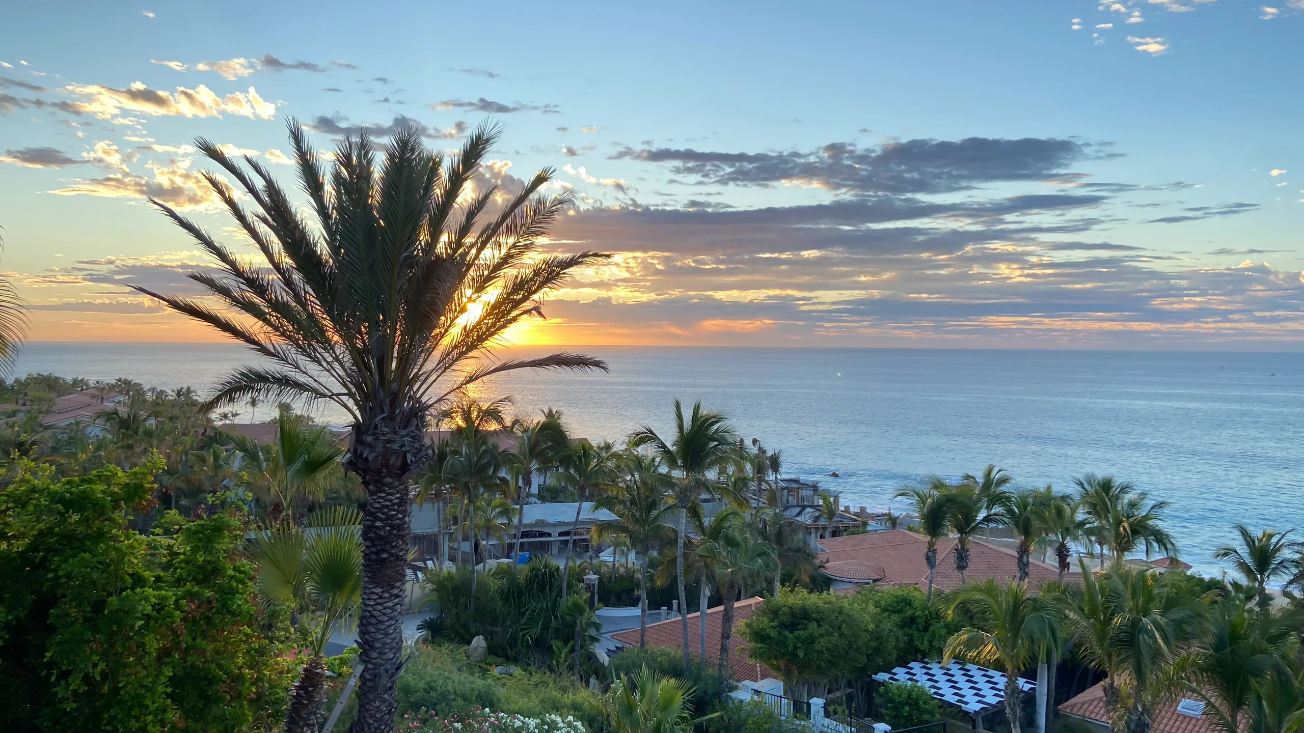 Oceanfront 3-Bedroom Villa with Private Infinity Pool & Golf Access — photograph 10