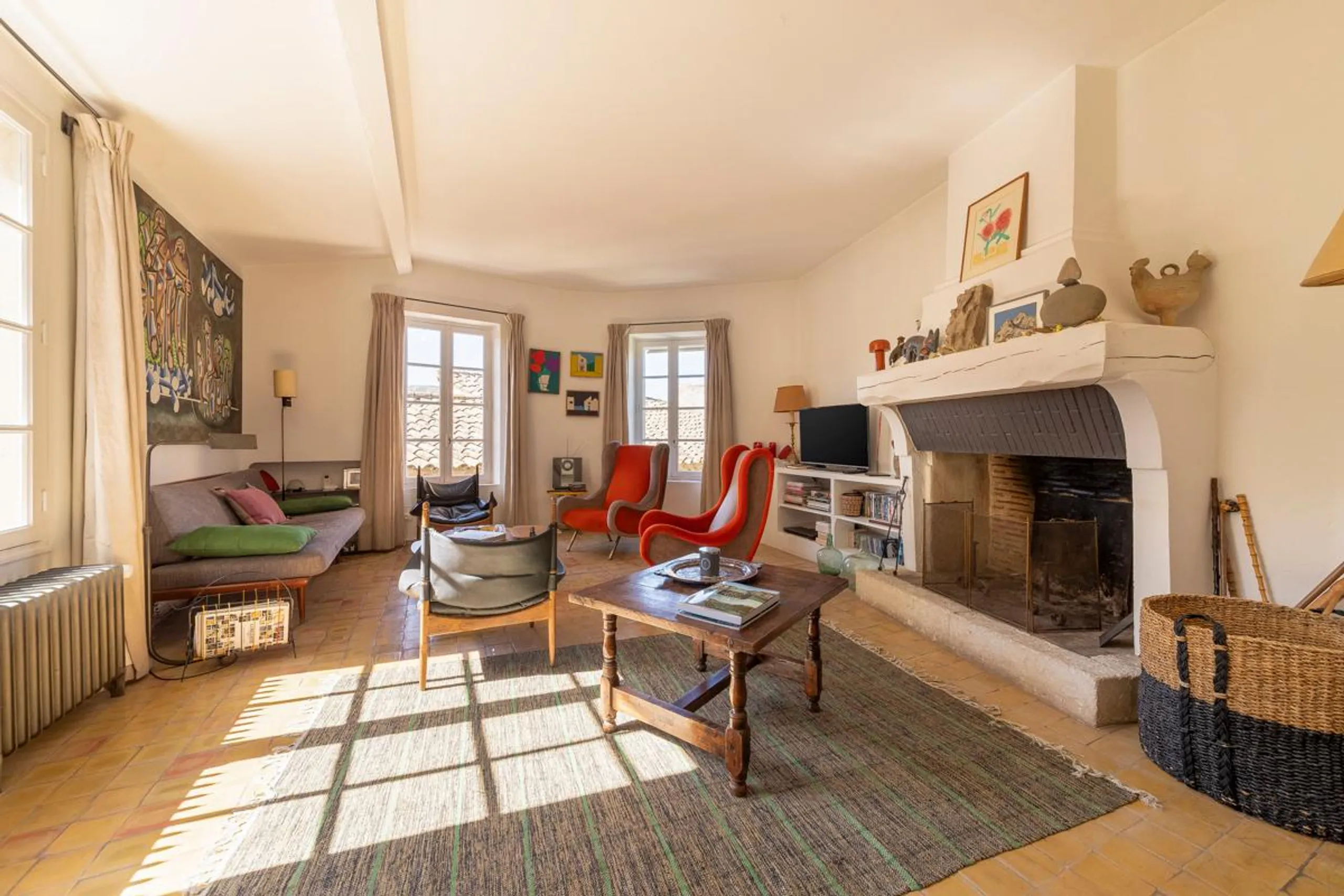 Exceptional 6BR Villa with Swimming Pool and Glorious Mountain Views — photograph 5