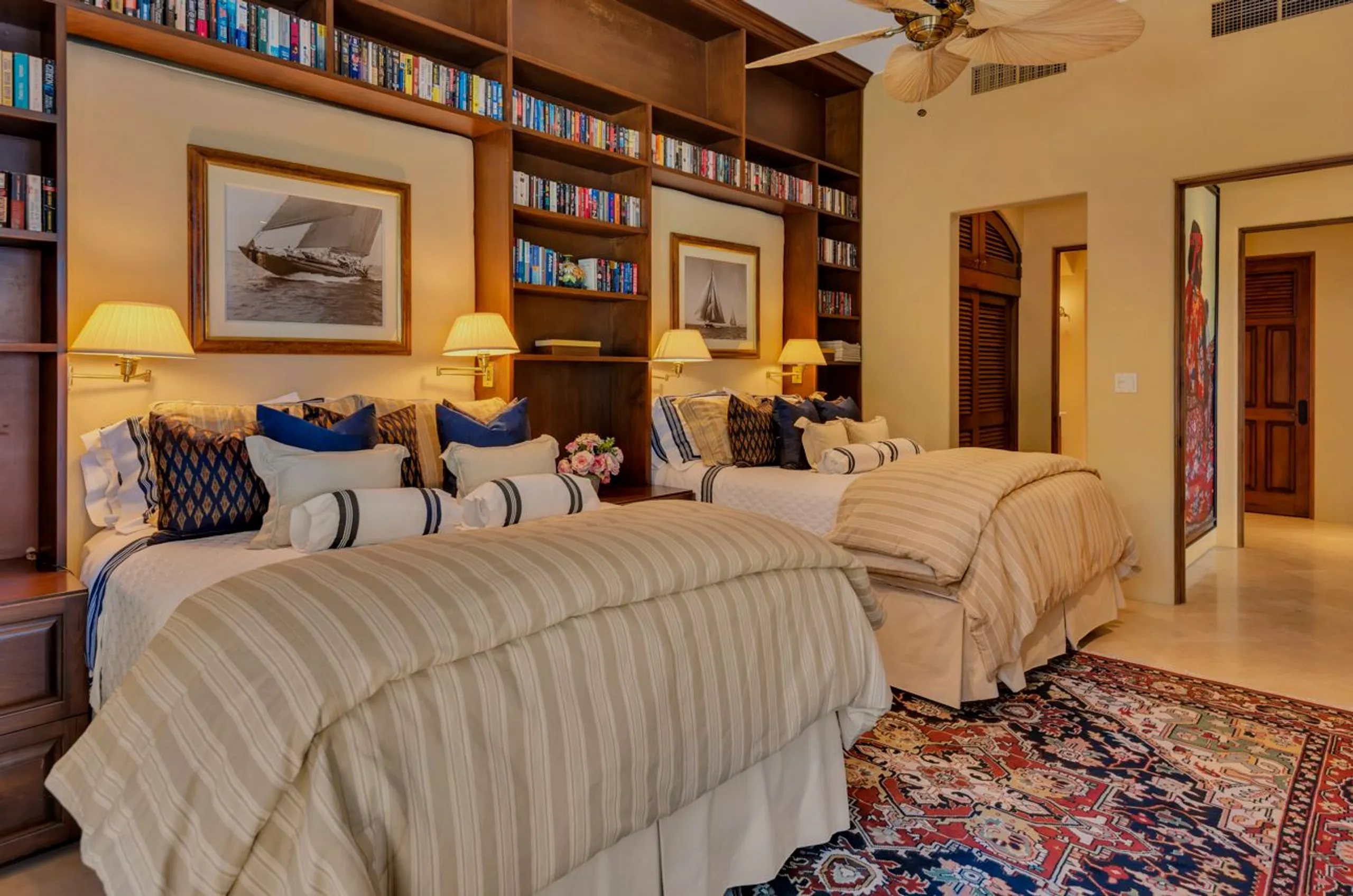 Opulent 5-Bedroom Villa with Private Infinity Pool, Firepit, and Ocean Views — photograph 12