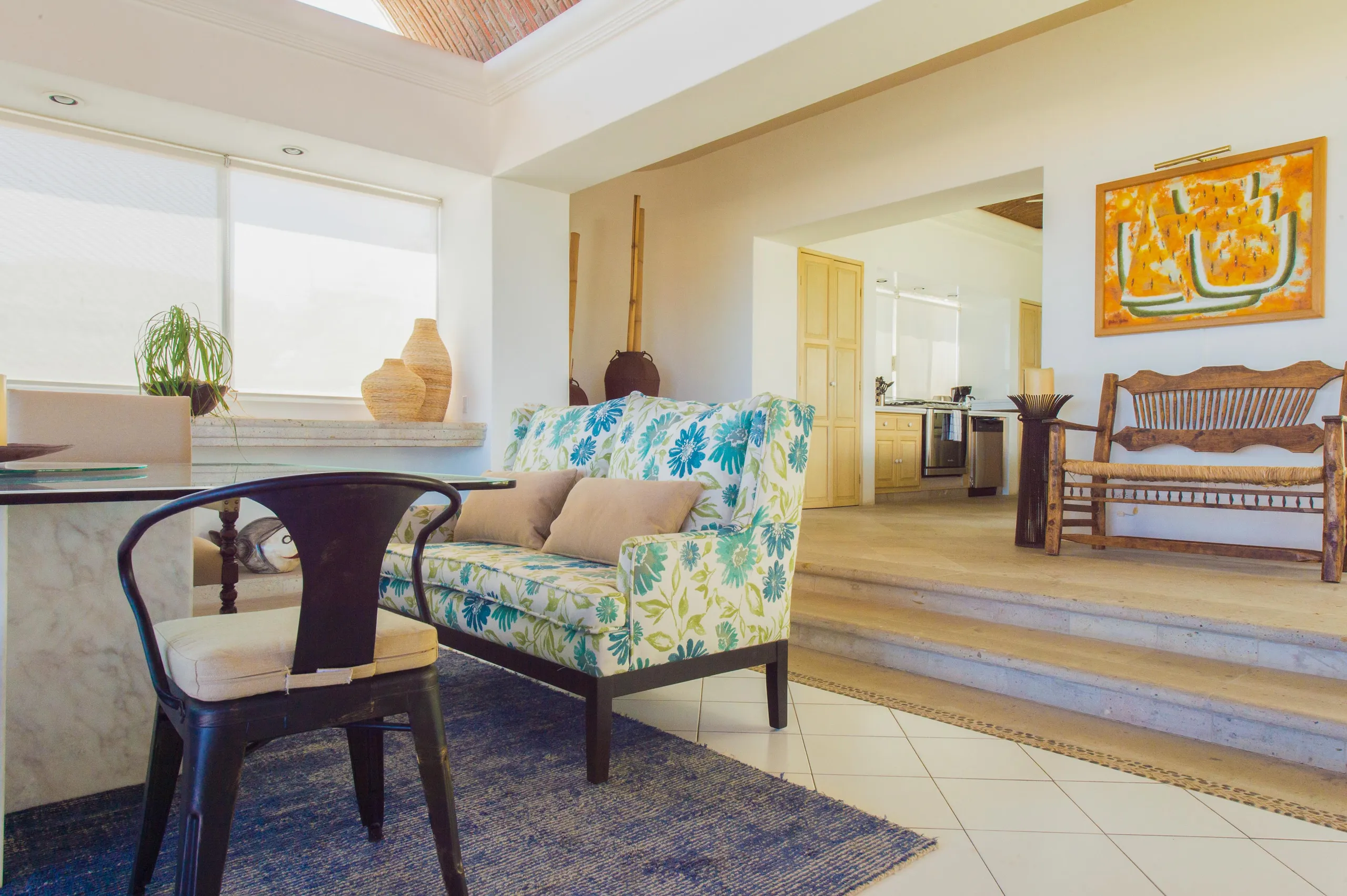 Imposing Cabo San Lucas Estate with Blue Water Pool and Jacuzzi — photograph 12