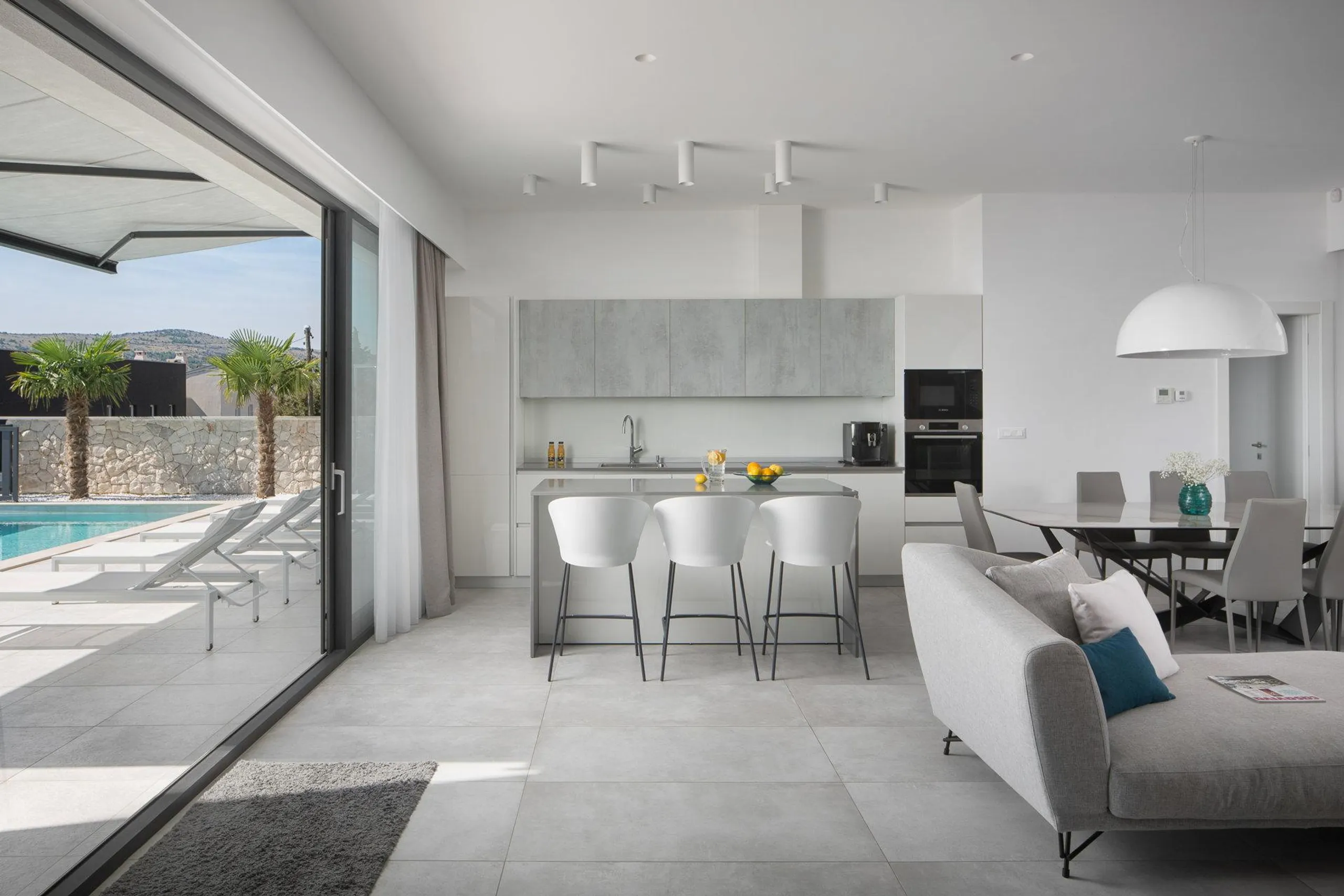 Gleaming White Villa with Private Pool and Sea Views — photograph 11